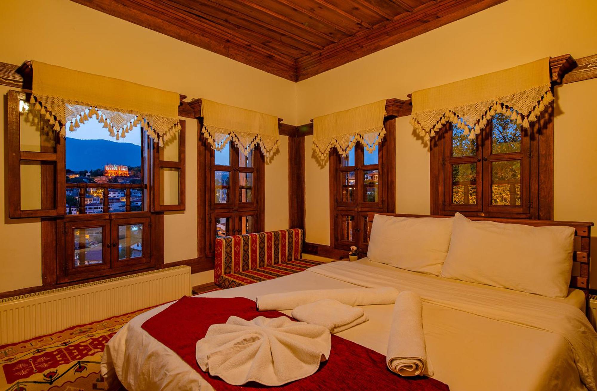 Triple Room with City View - Photo 5