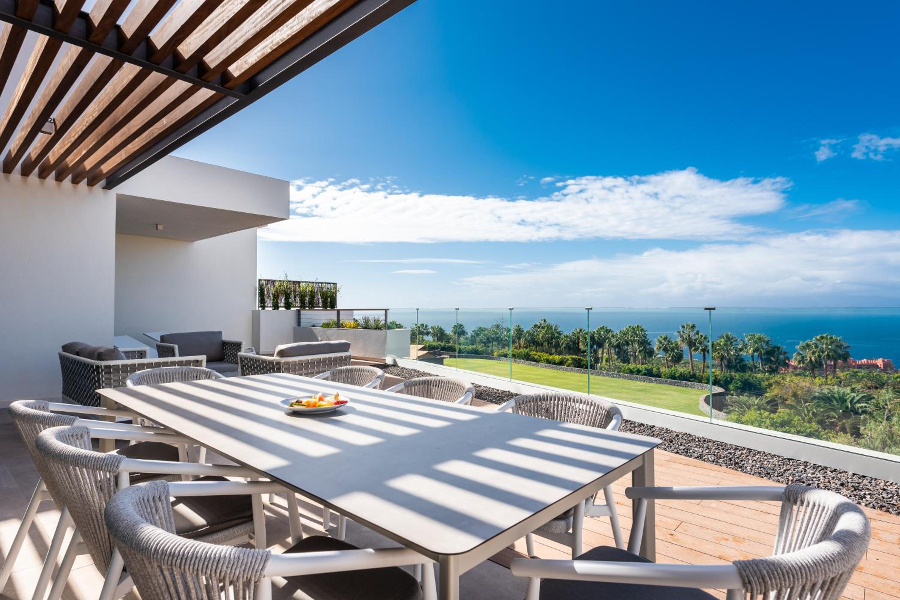 Two-Bedroom Suite with Sea View - Photo 12