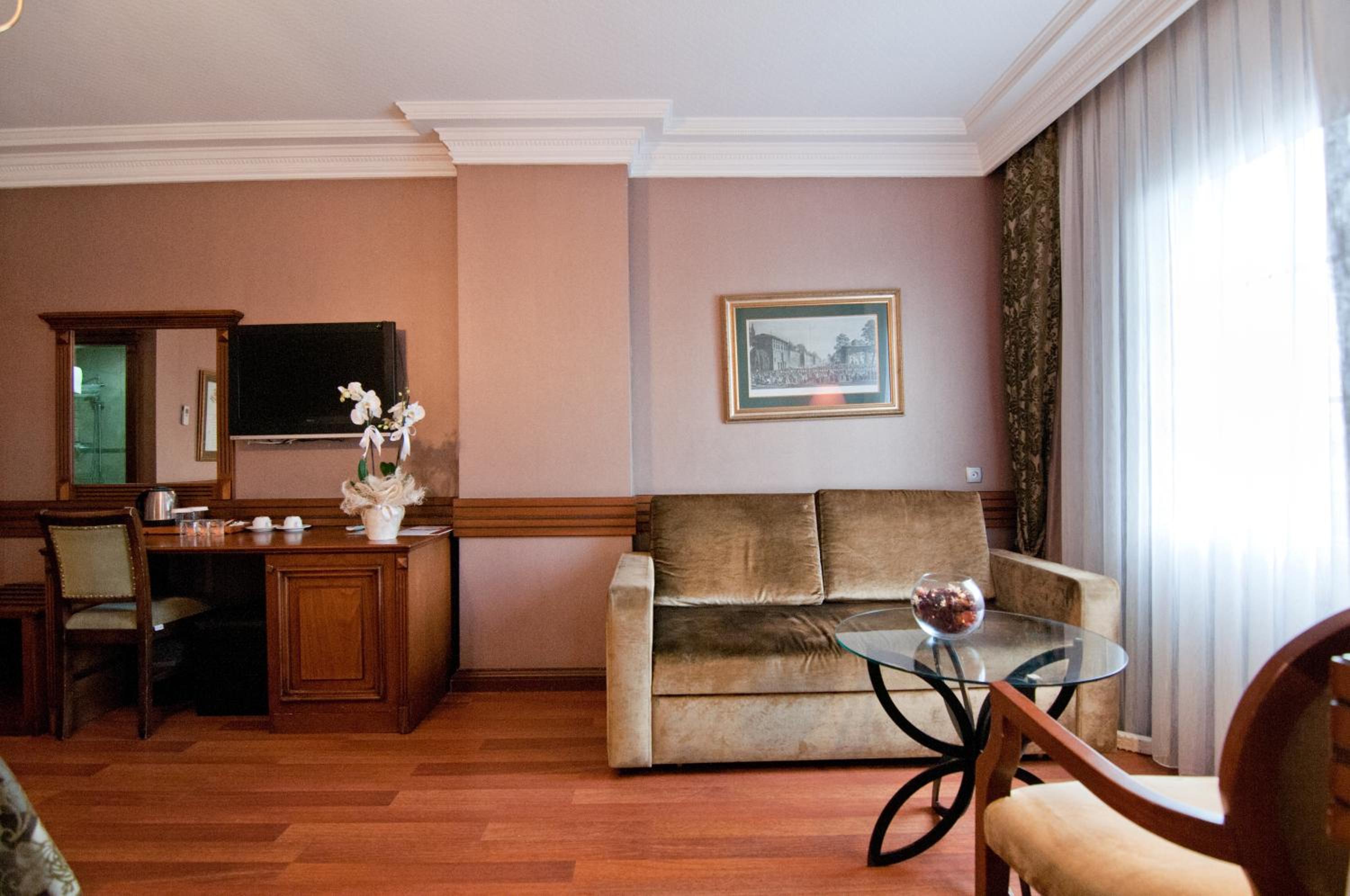 Superior Triple Room with Sea View