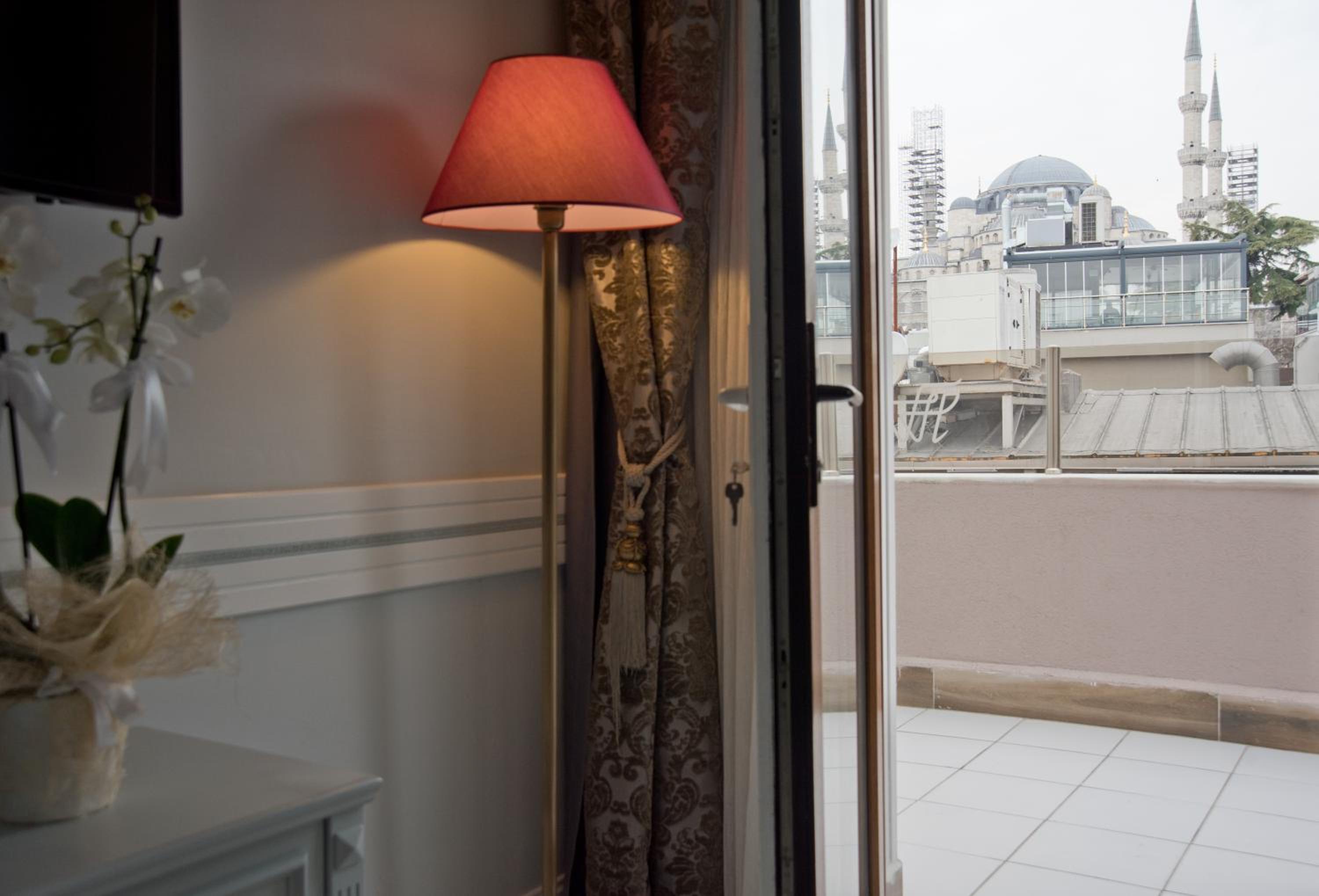 Suite with Balcony photo 2