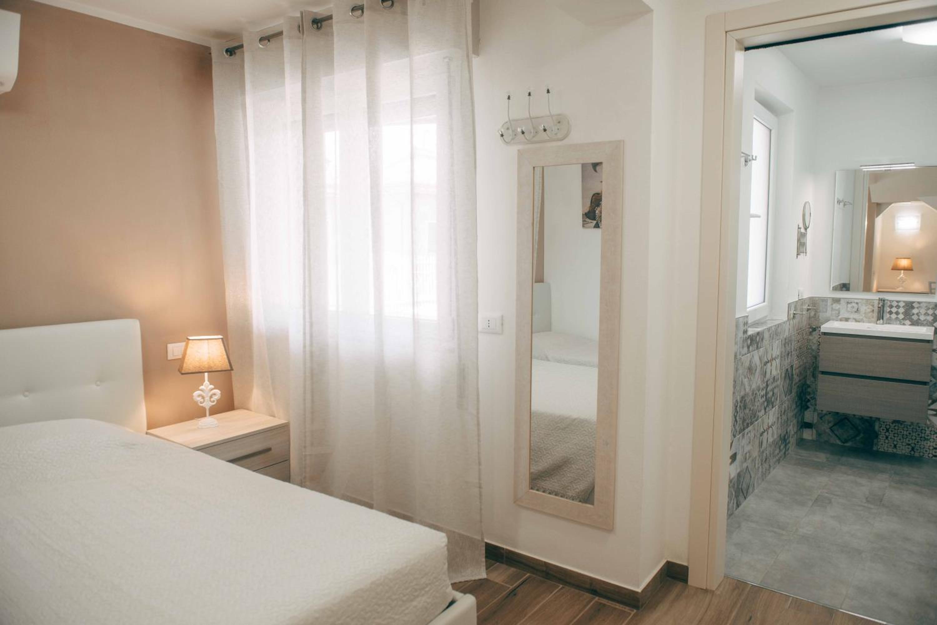 Twin Room - Photo 5