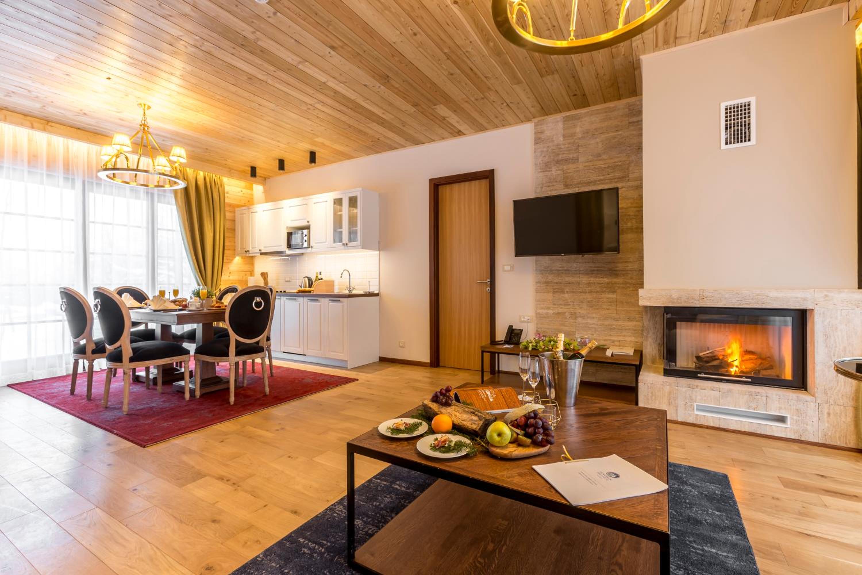 Luxury suite (two bedroom)