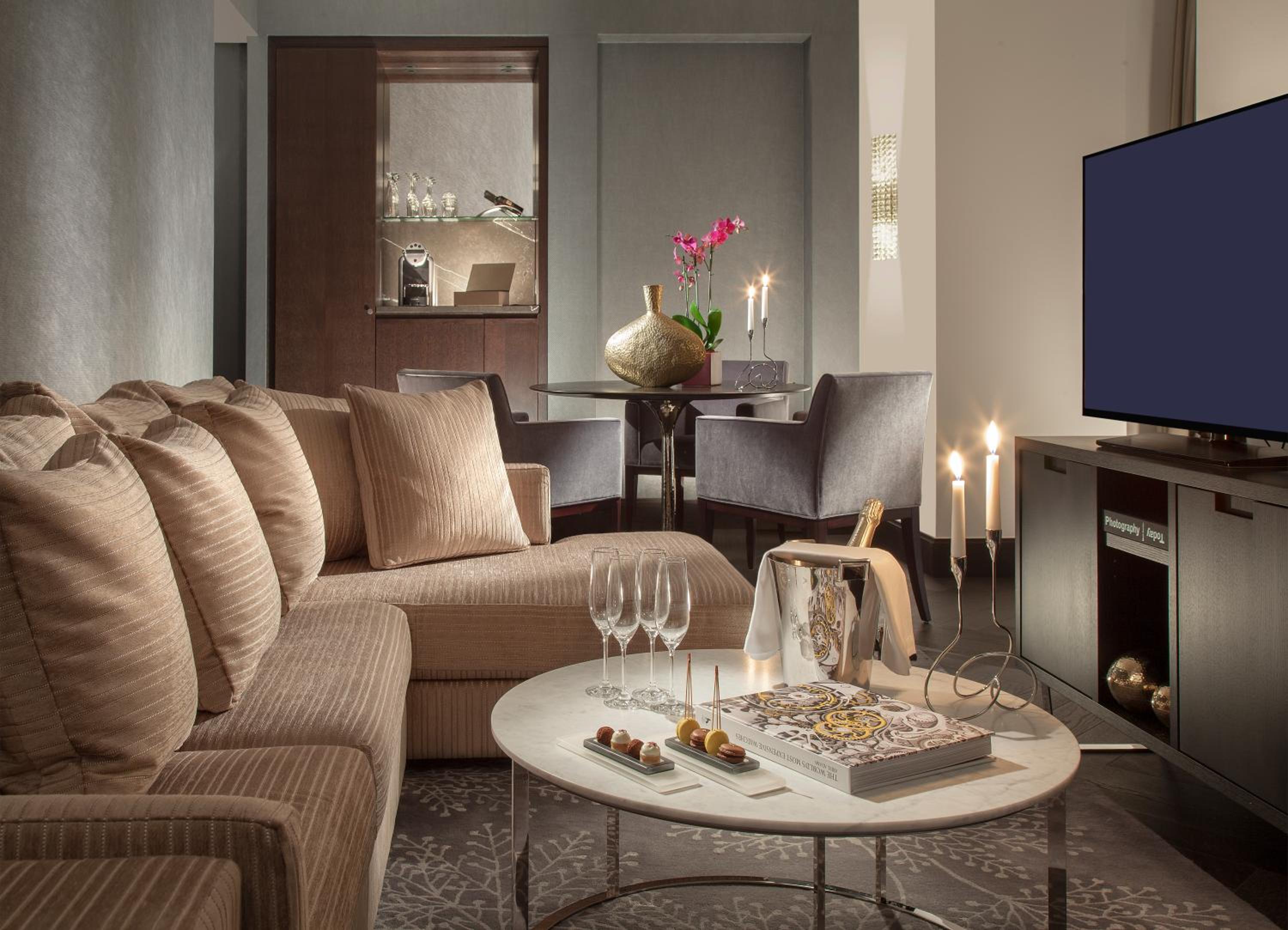 Savoy Suite
