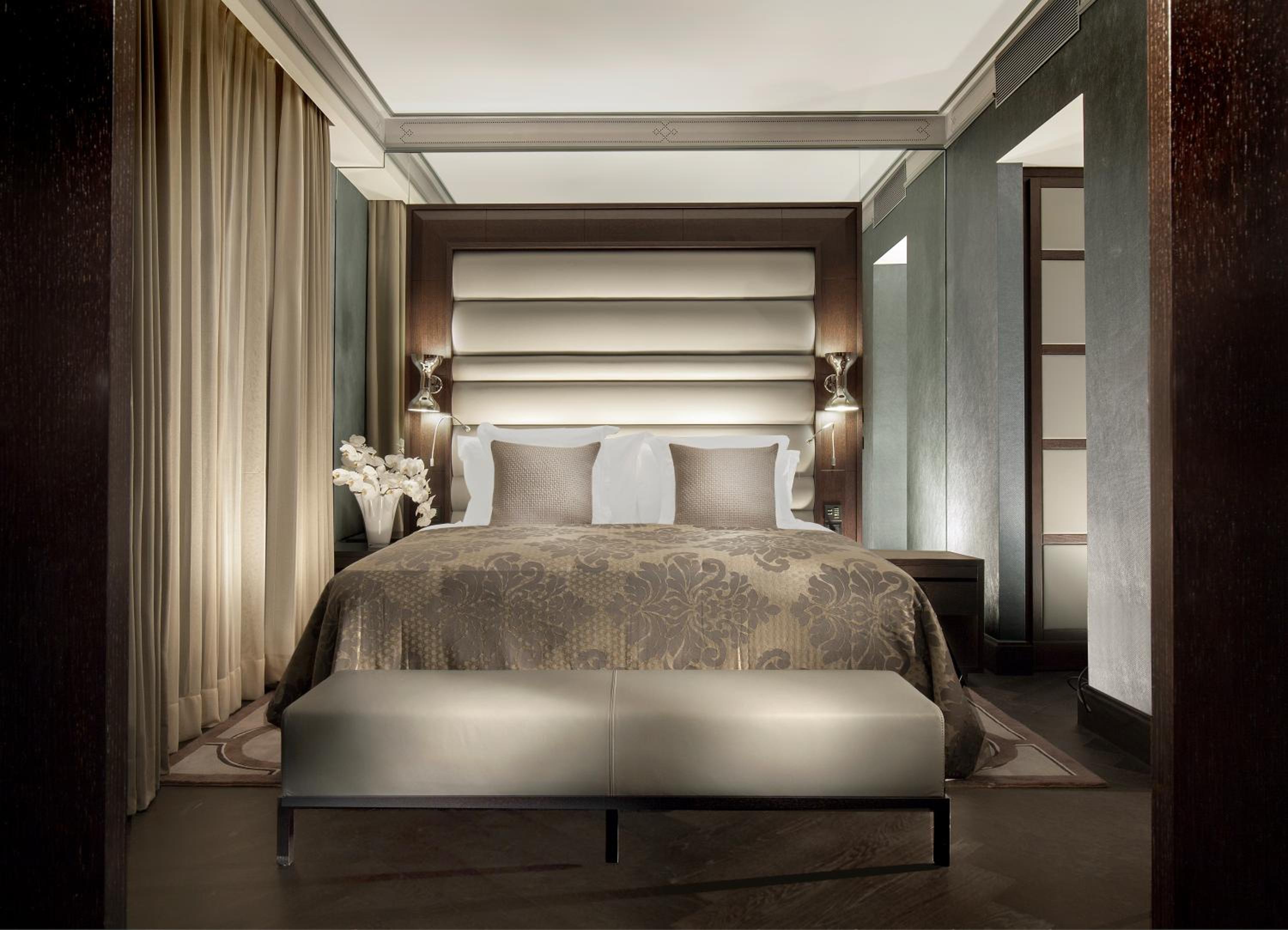 Savoy Suite