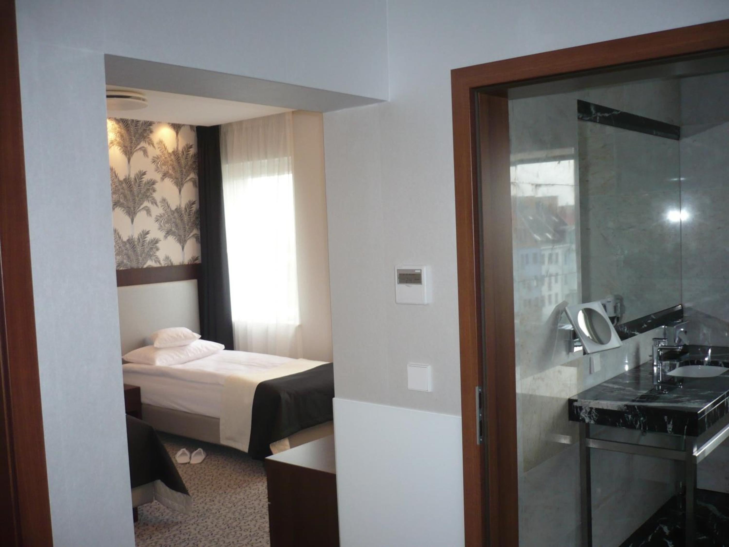 Double or Twin Room photo 3