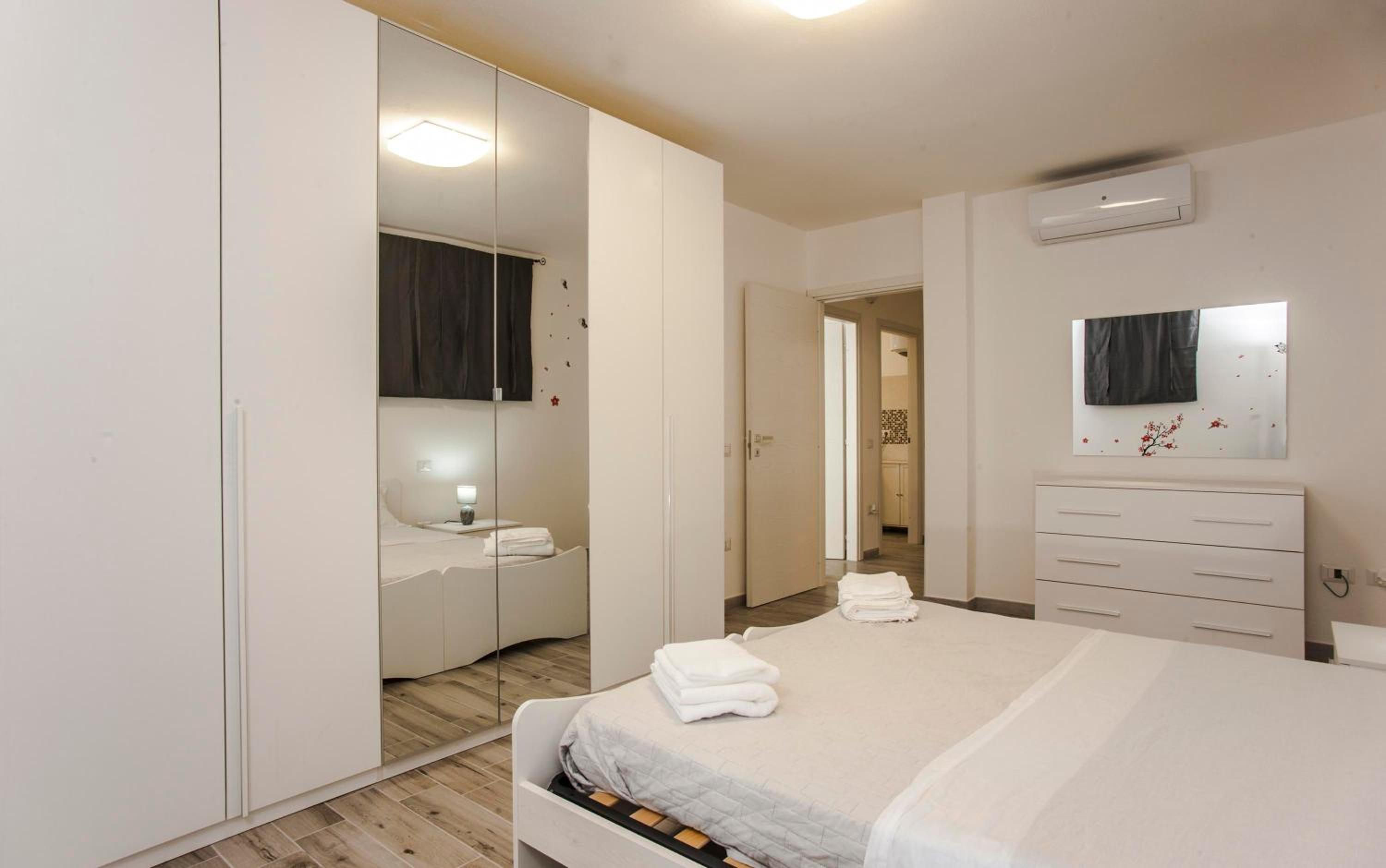 Apartment with Shower