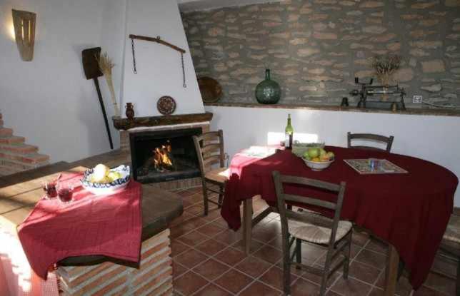Cave (4 Adults) - Photo 20