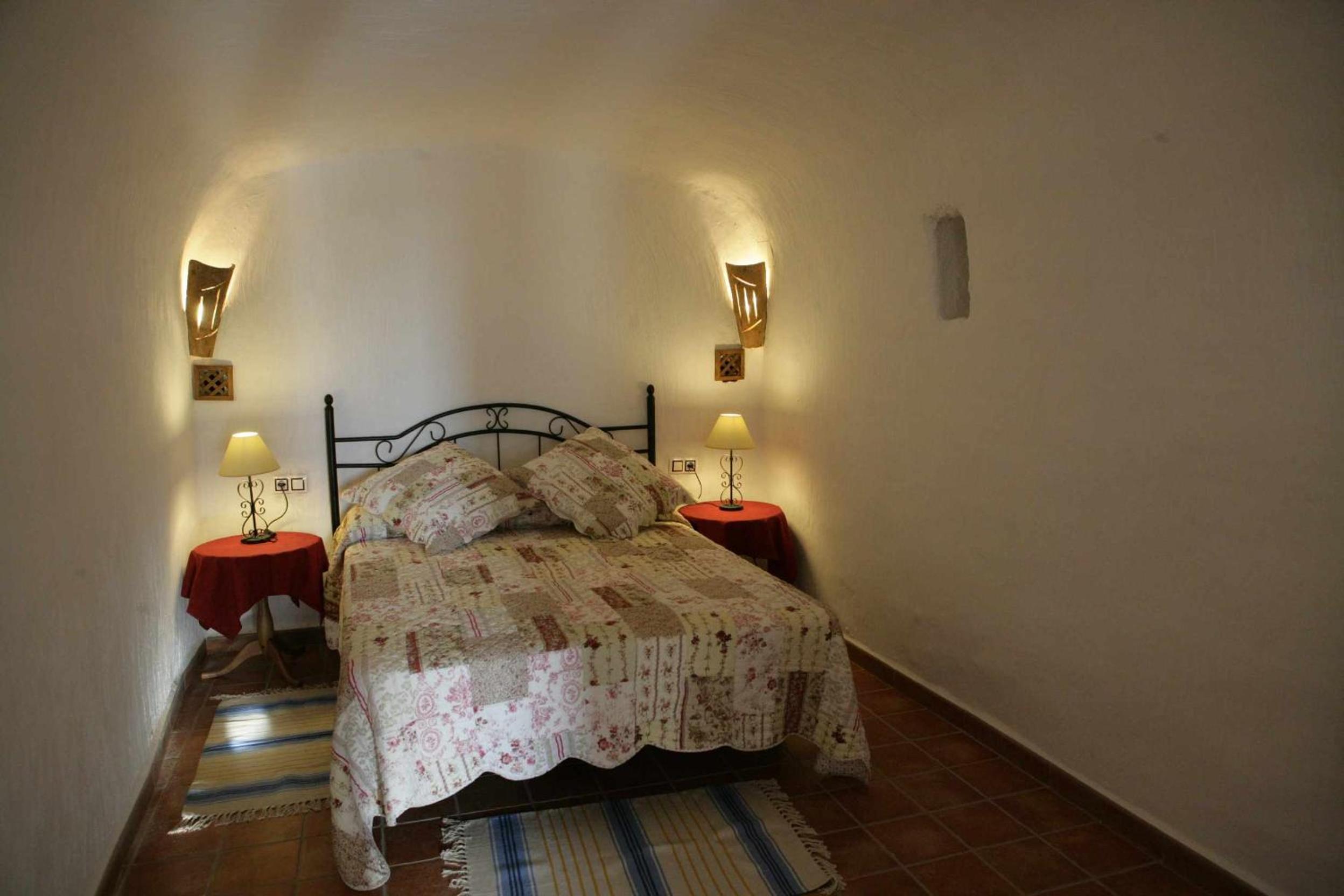 Cave (2 Adults) - Photo 4