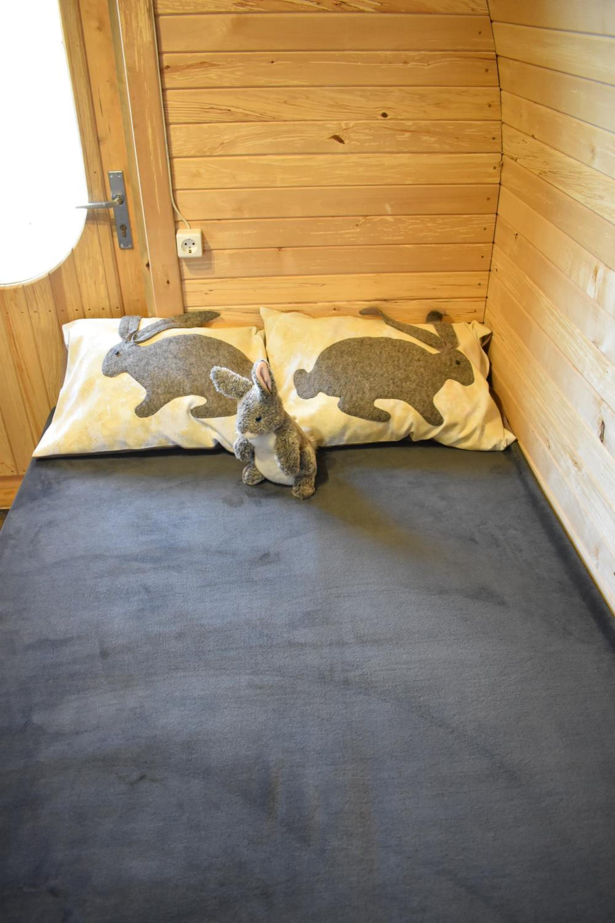 Mobile Home - Photo 3