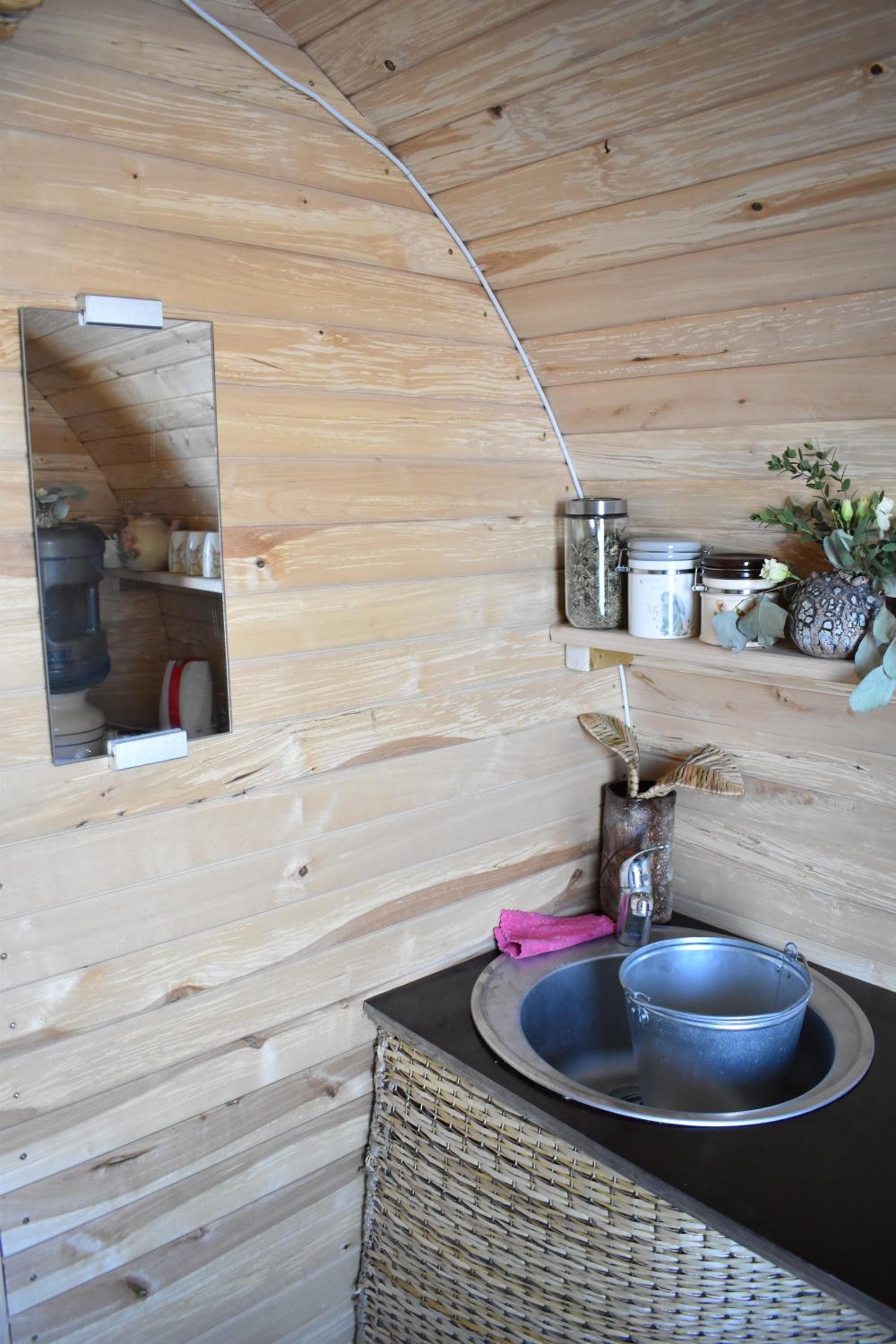 Mobile Home - Photo 9