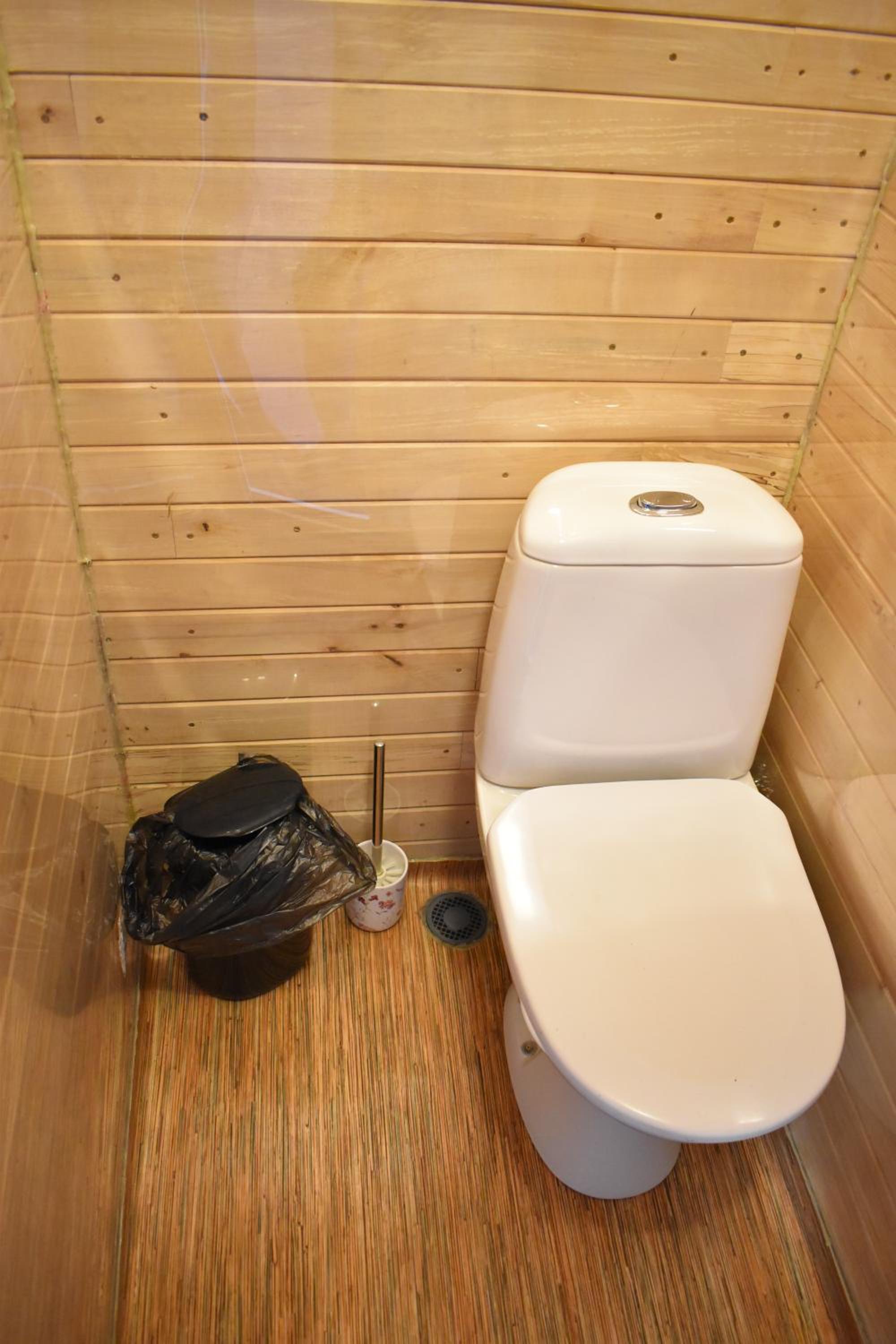 Mobile Home - Photo 12