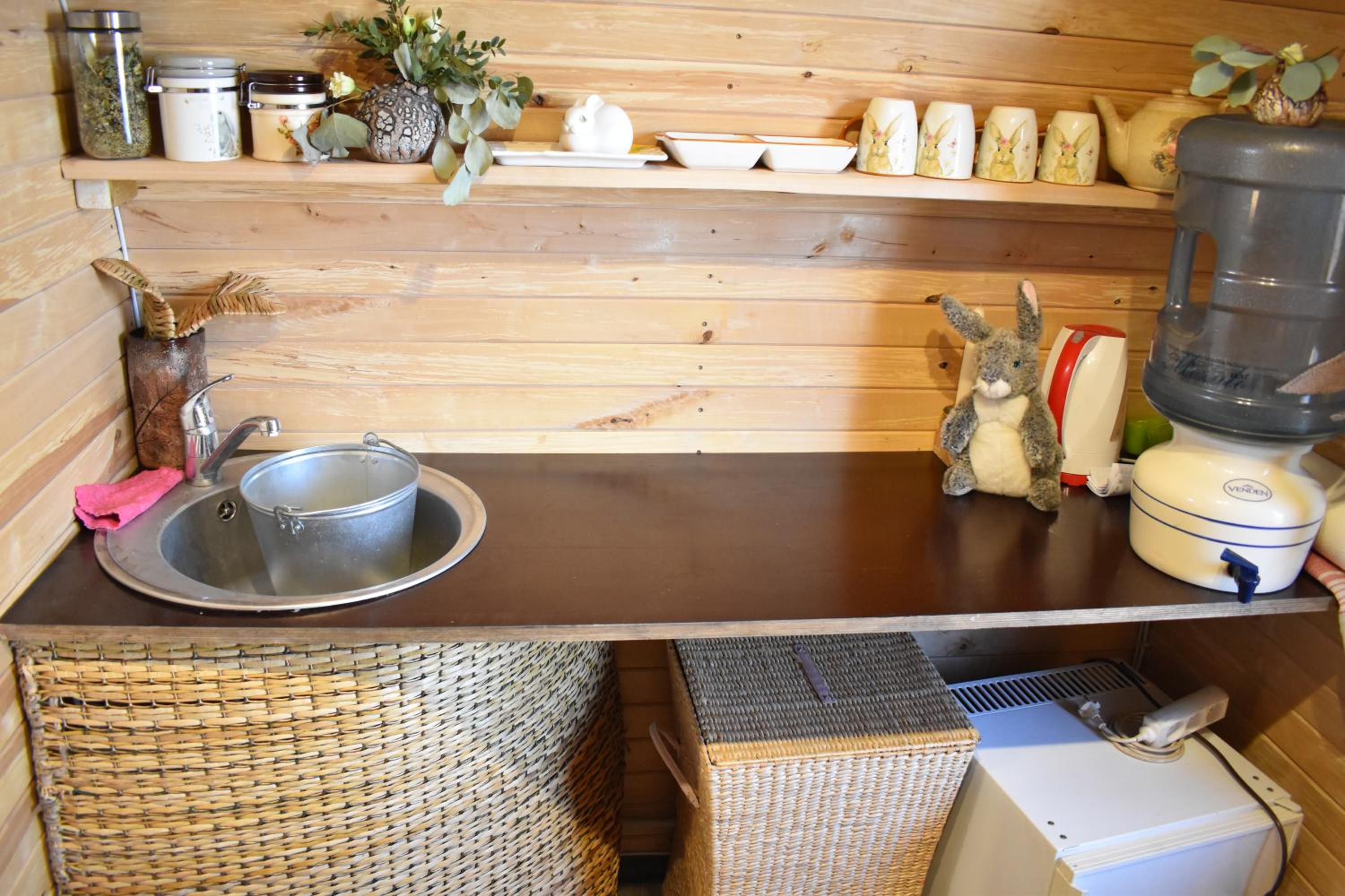 Mobile Home - Photo 14