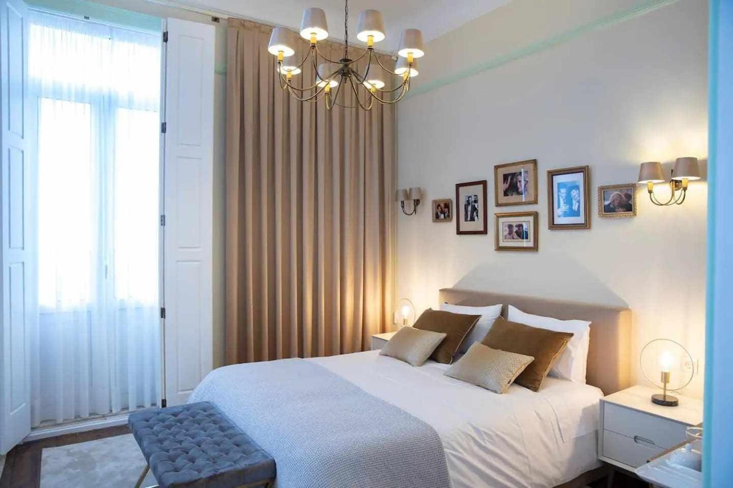 Deluxe Double Room with Side Sea View - Photo 4