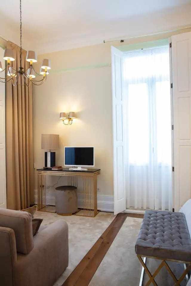 Deluxe Double Room with Balcony and Sea View - Photo 20