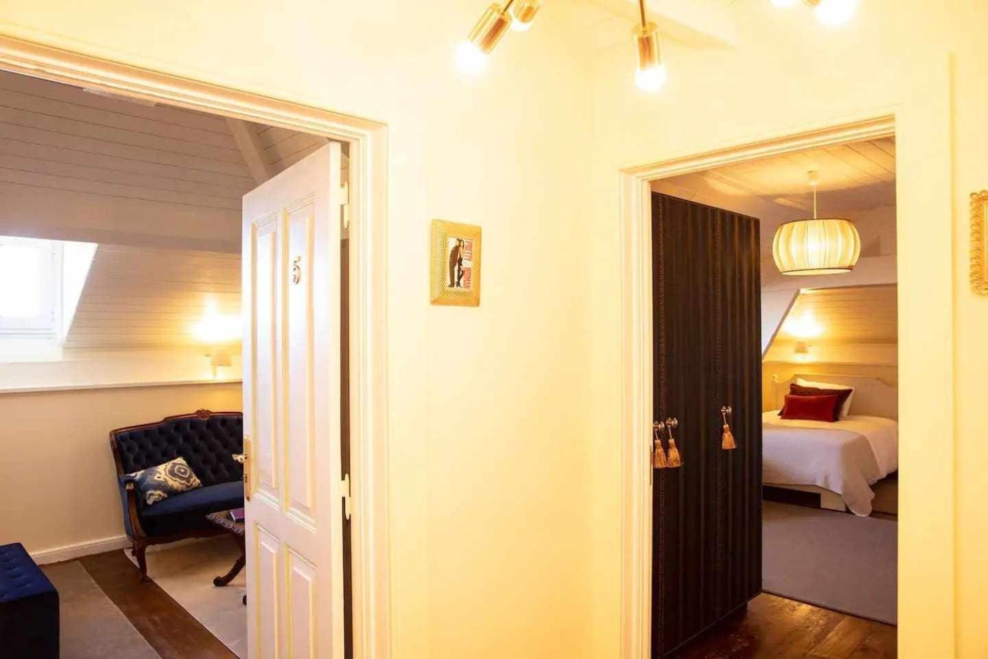 Deluxe Double Room with Balcony and Sea View - Photo 22