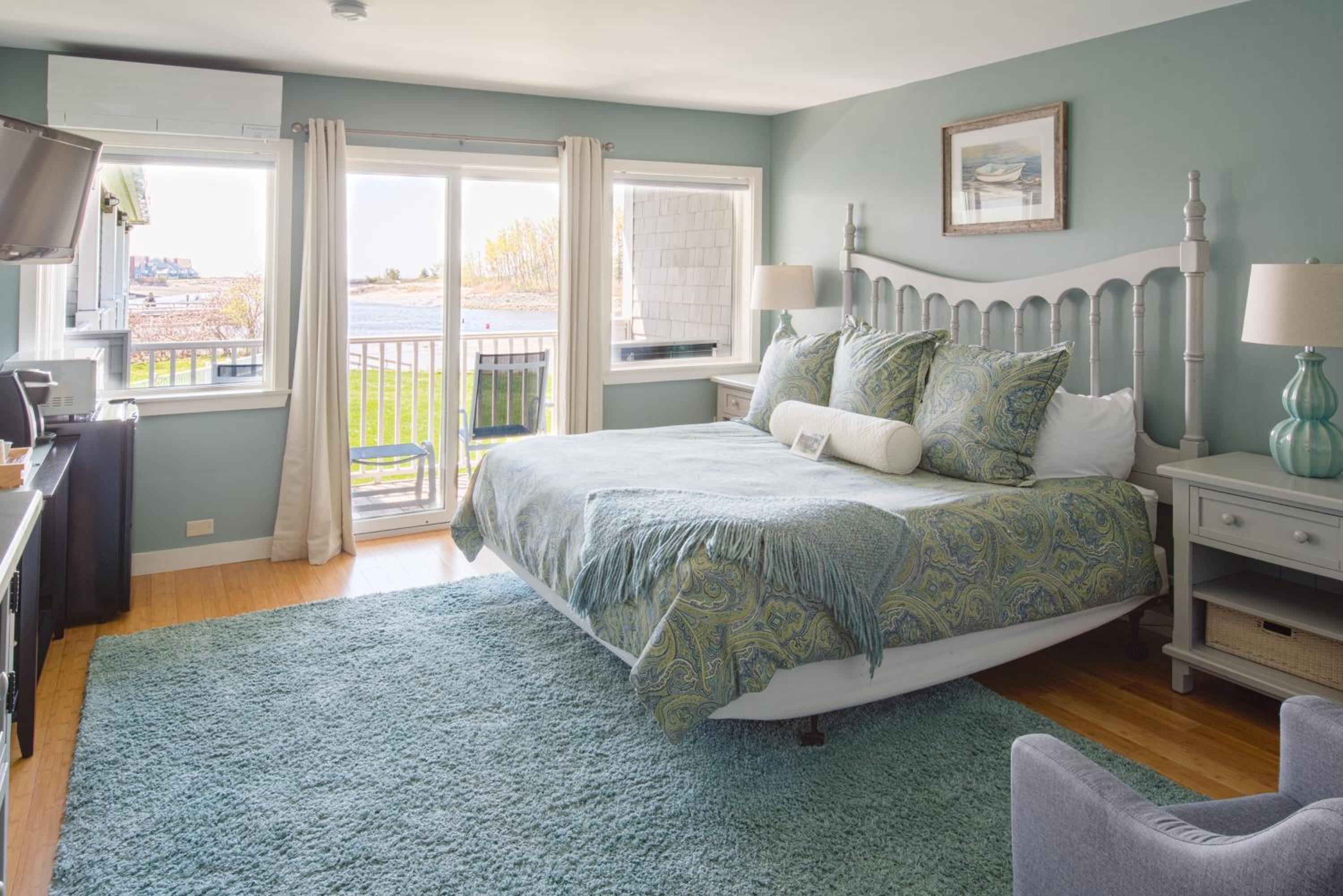 Portside Two Room Family Unit King & Two Twins