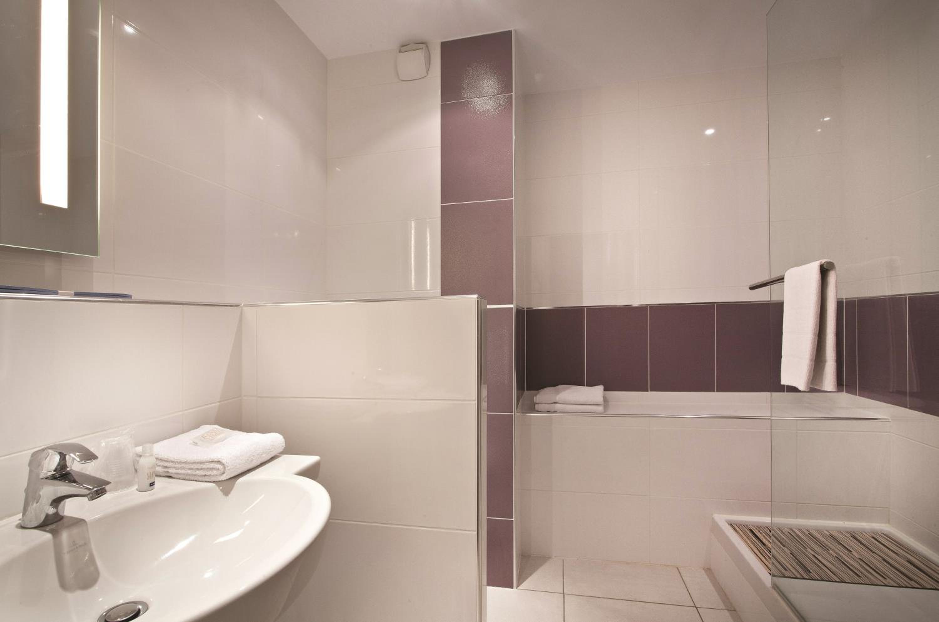 Double Room - Photo 5