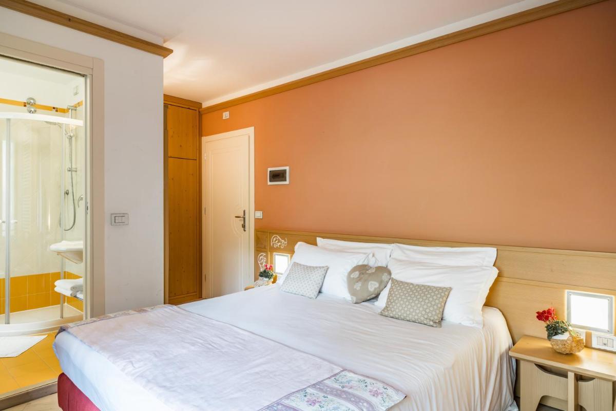 Double or Twin Room photo 1