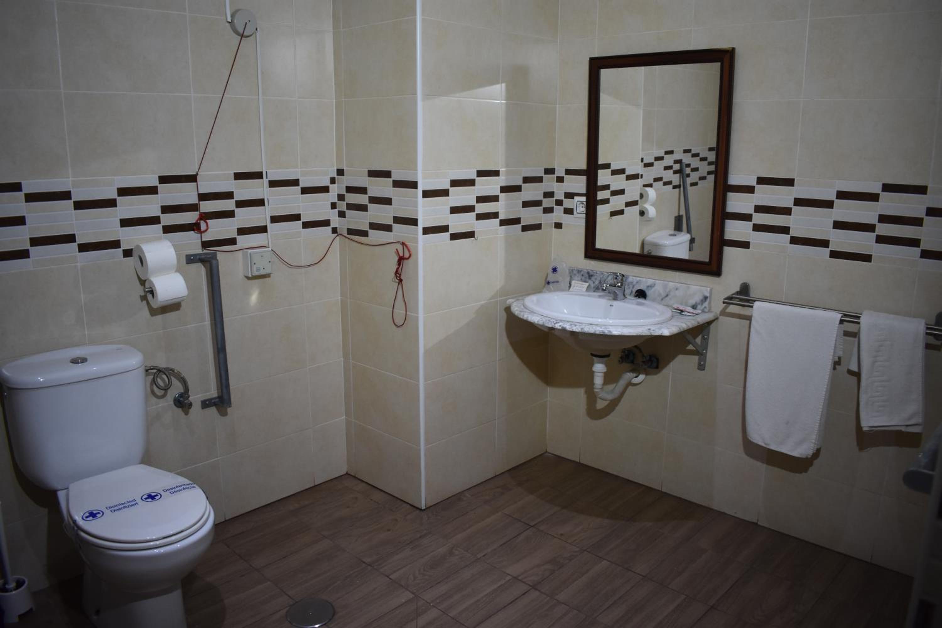Single Room with Private External Bathroom photo 2