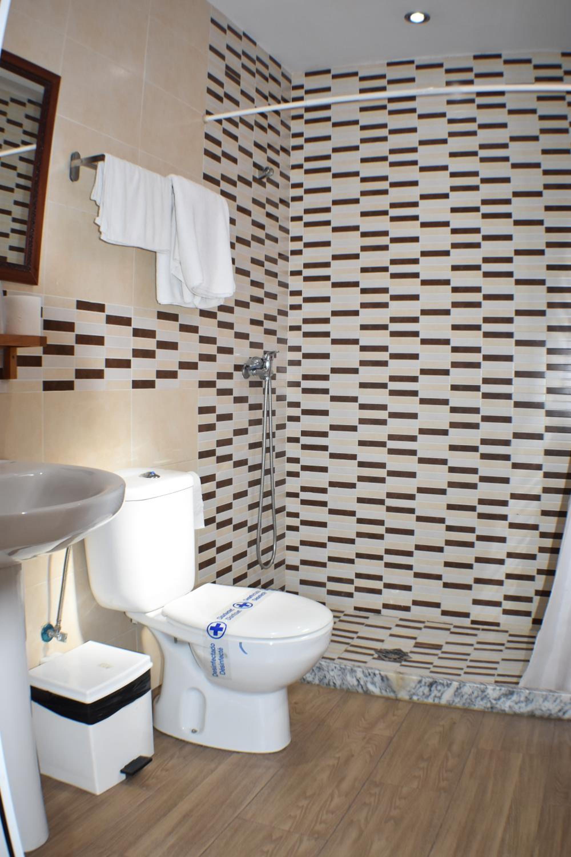 Basic Triple Room photo 2