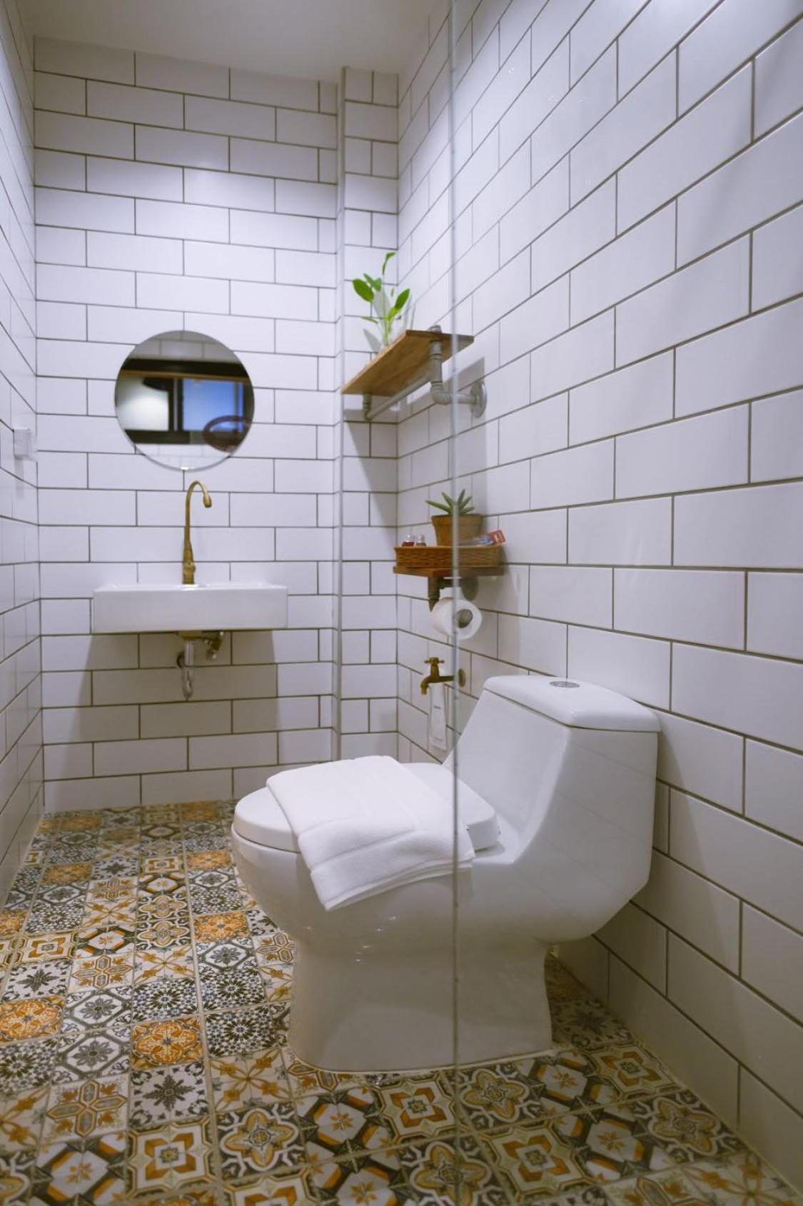 Deluxe King Room - Photo 2