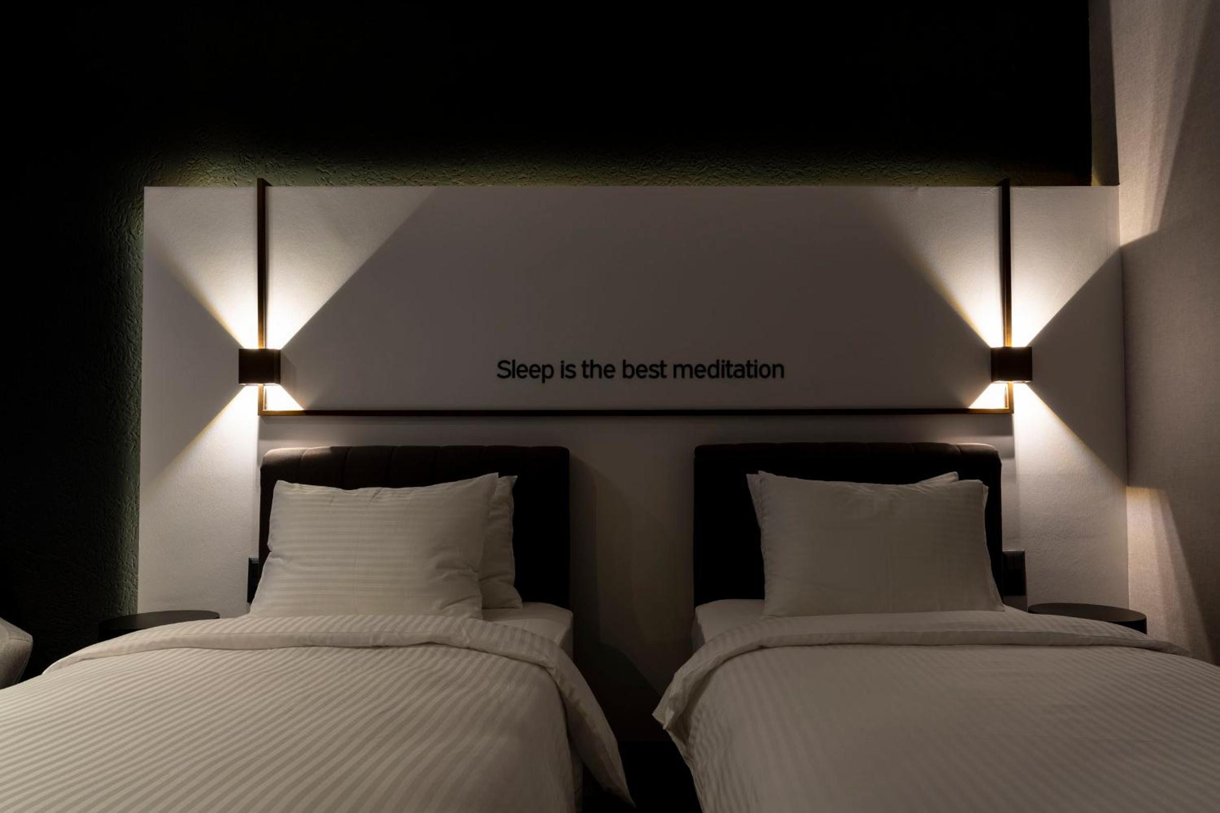 Deluxe Twin Room with Balcony - Photo 5