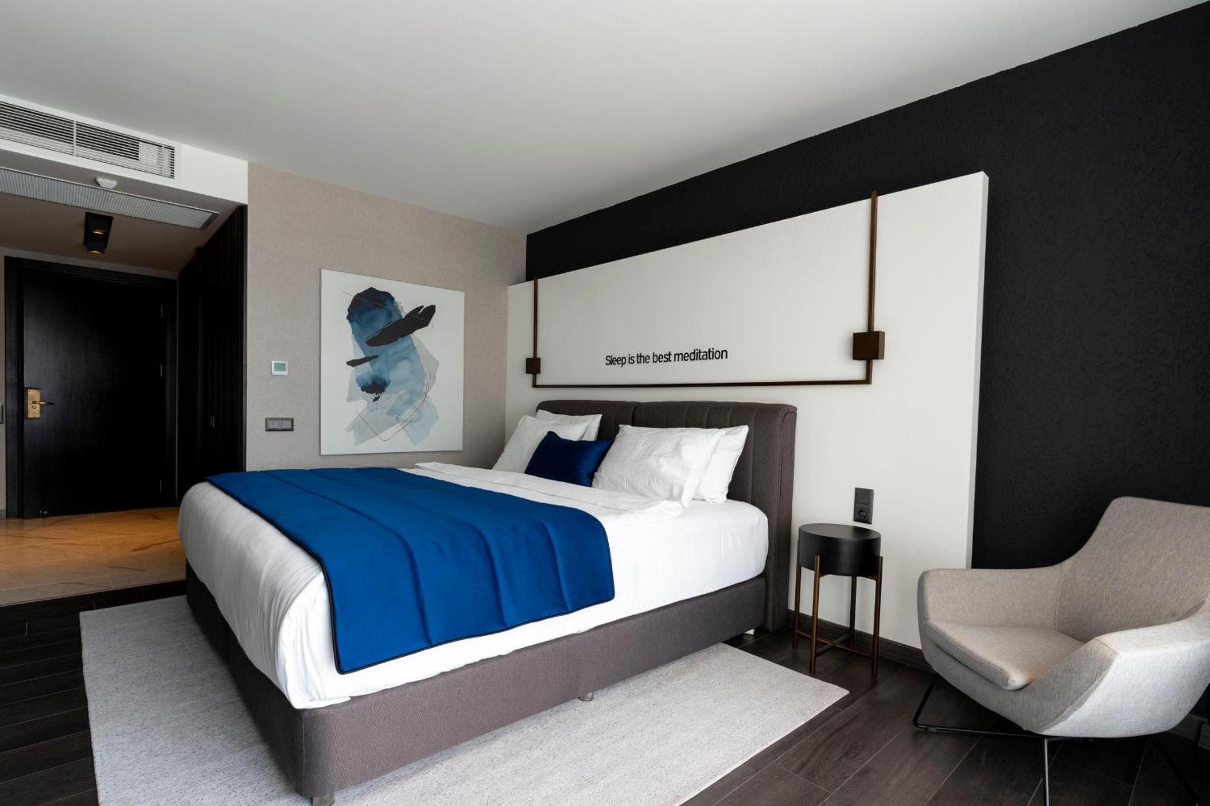 Deluxe Double Room with Balcony - Photo 1