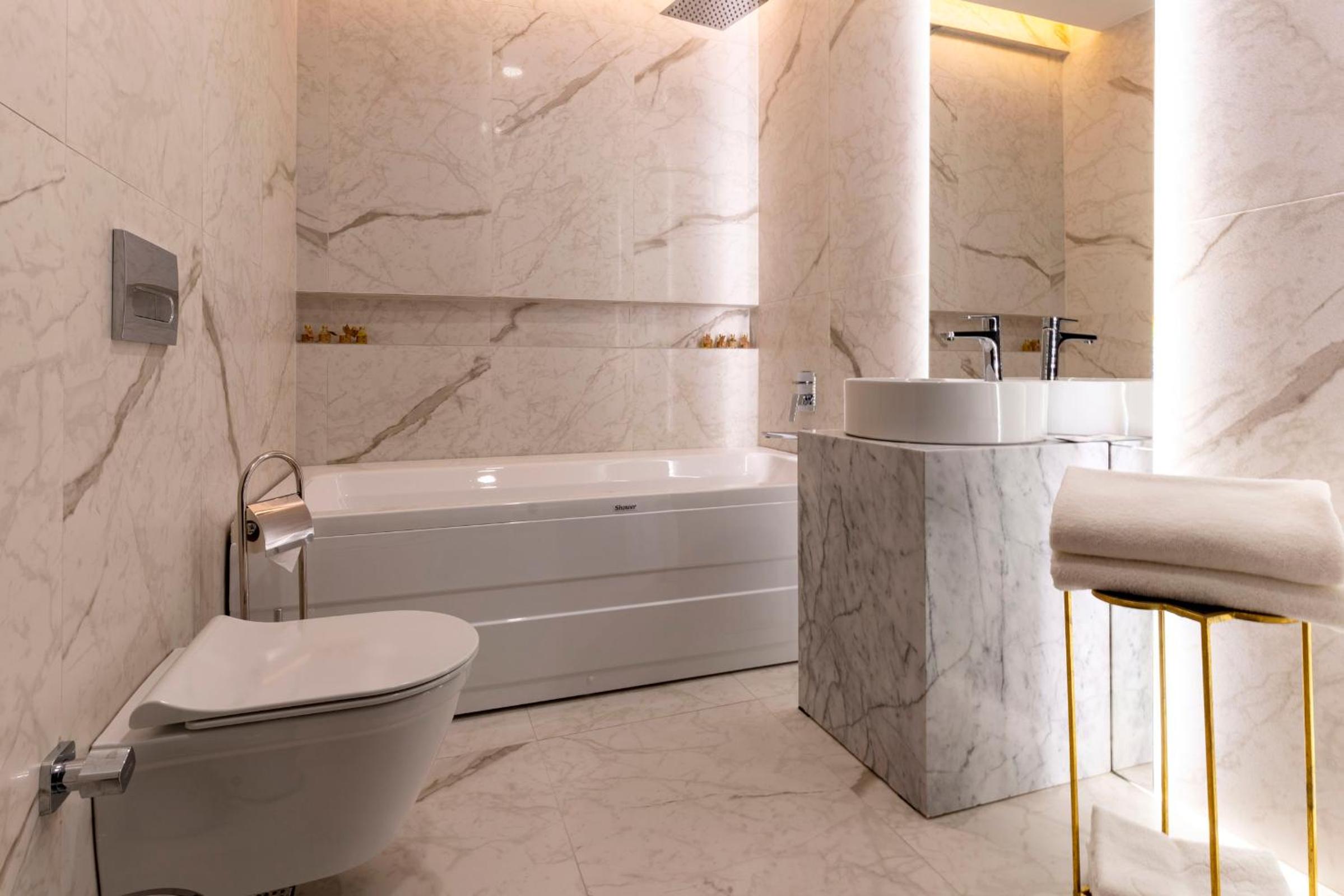 King Suite with Balcony - Photo 8