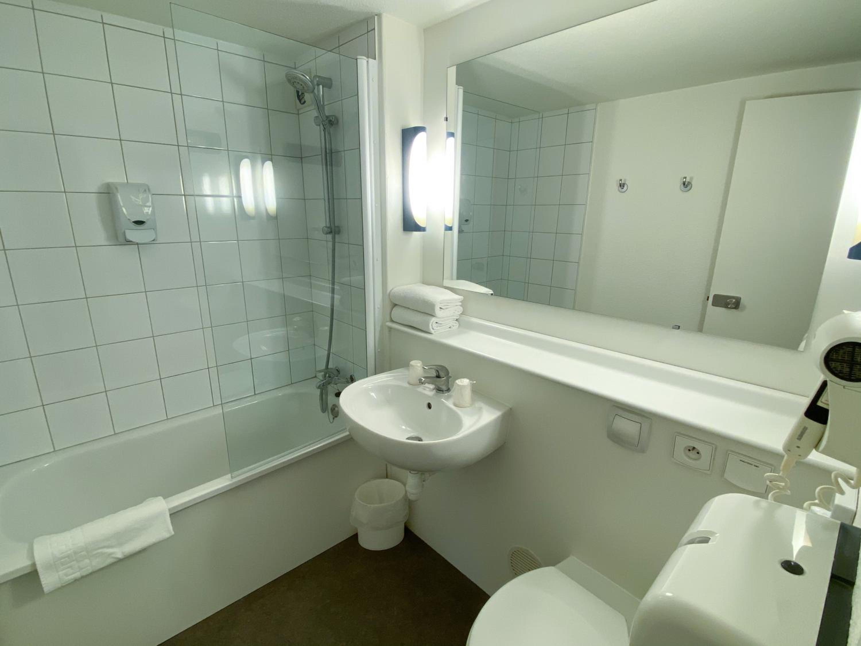 Double Room - Photo 3