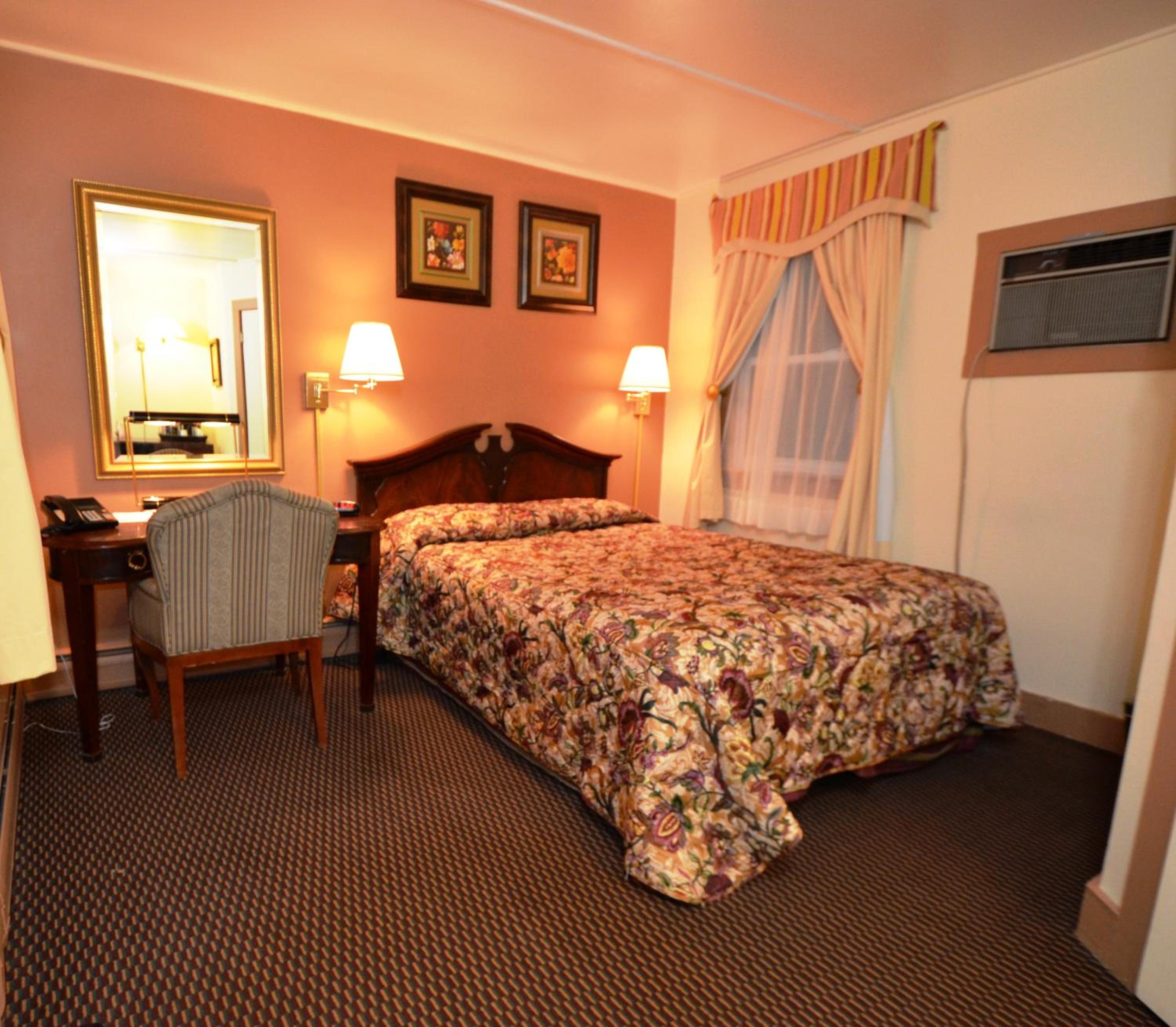 Queen Room - Photo 1