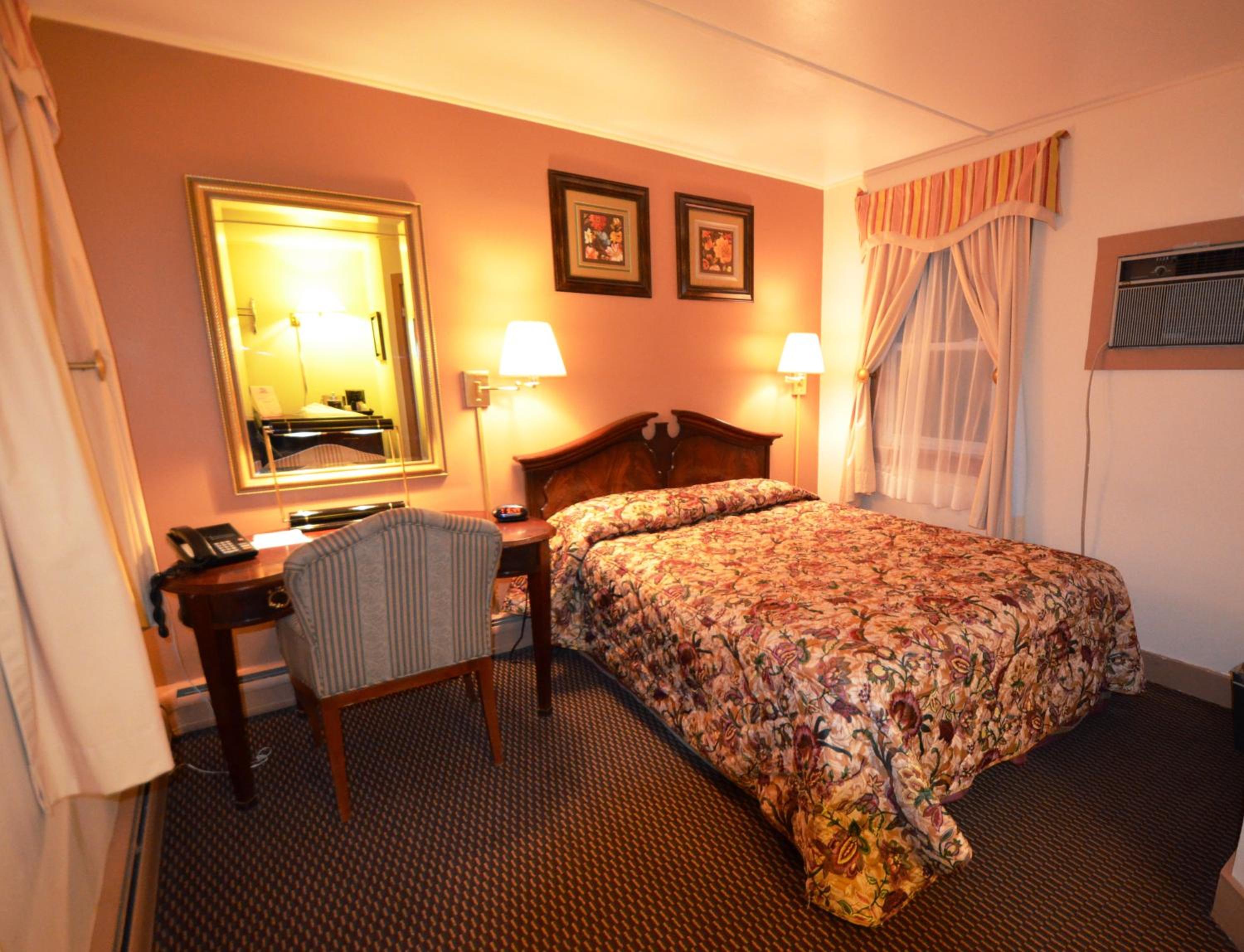 Queen Room - Photo 2