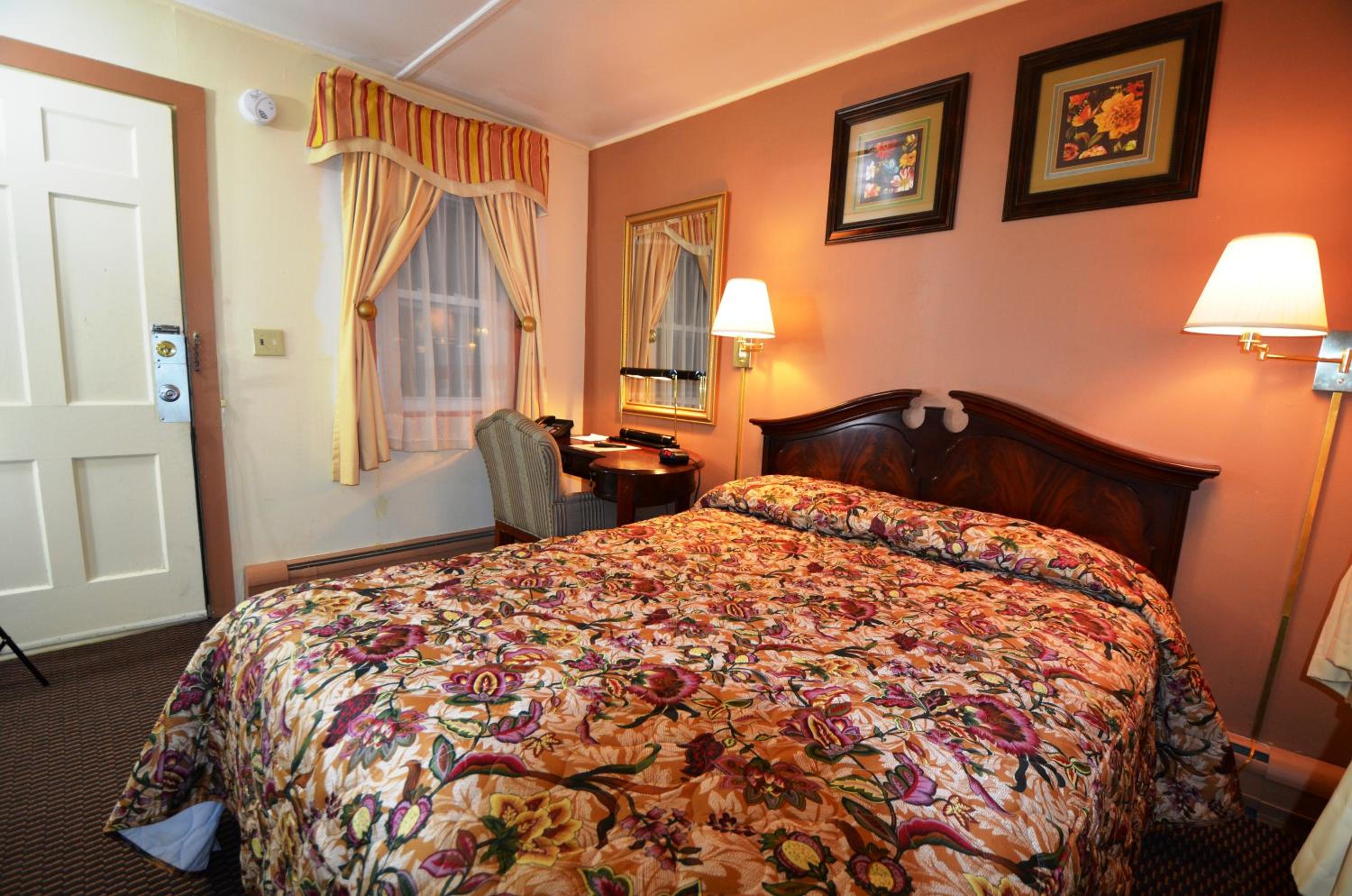 Queen Room - Photo 6