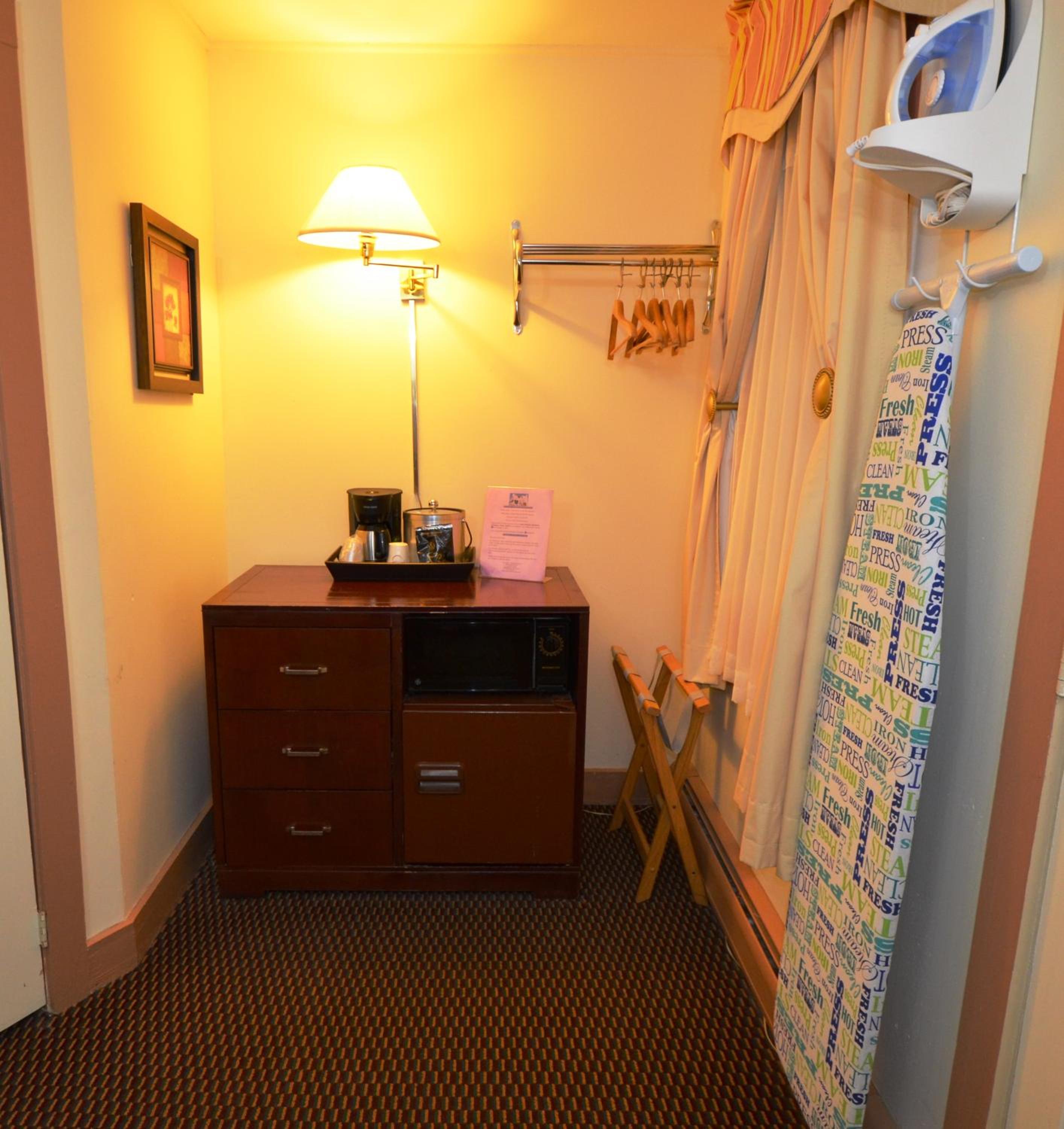 Queen Room - Photo 9