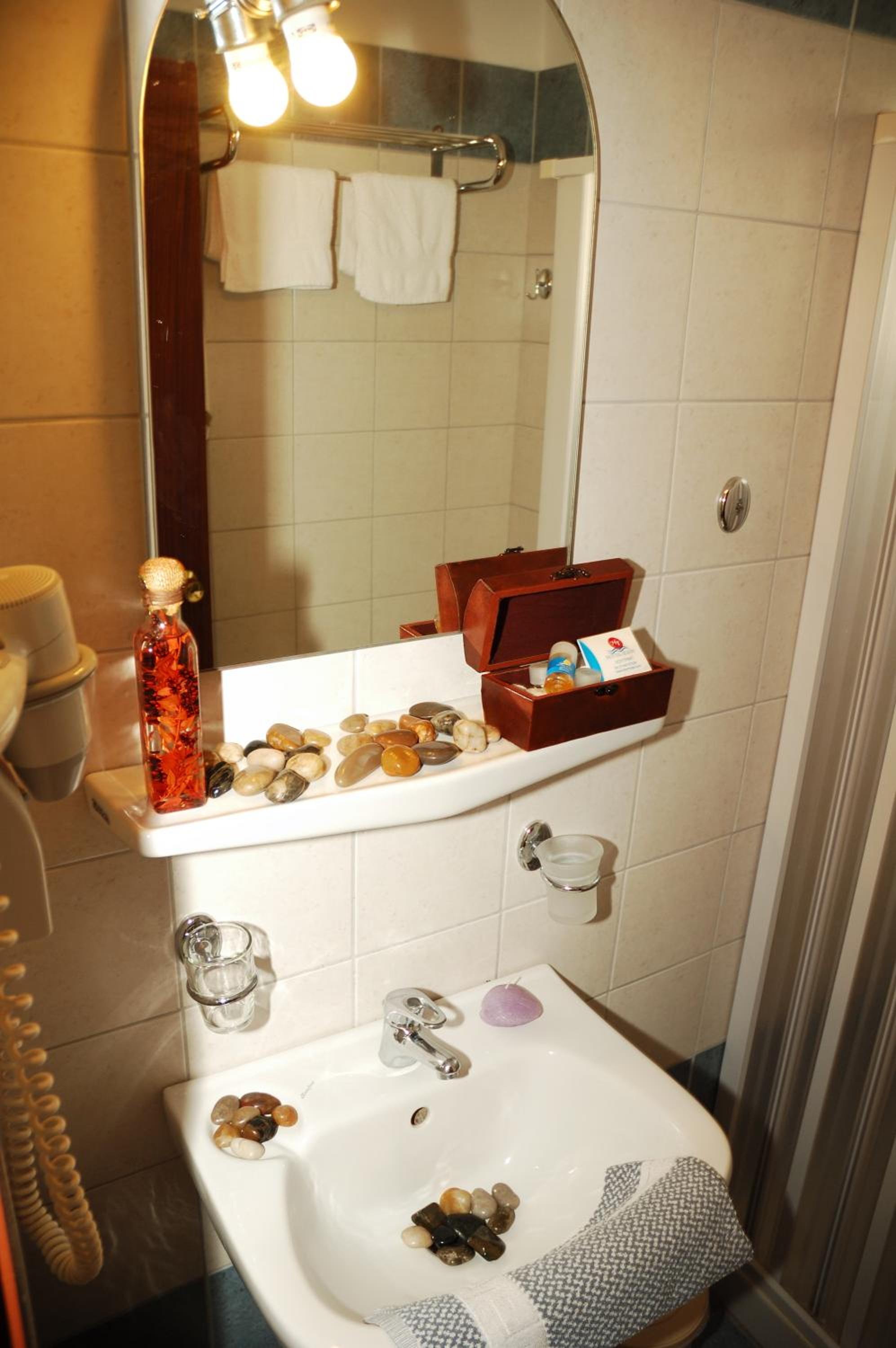 Single Room with Balcony photo 3