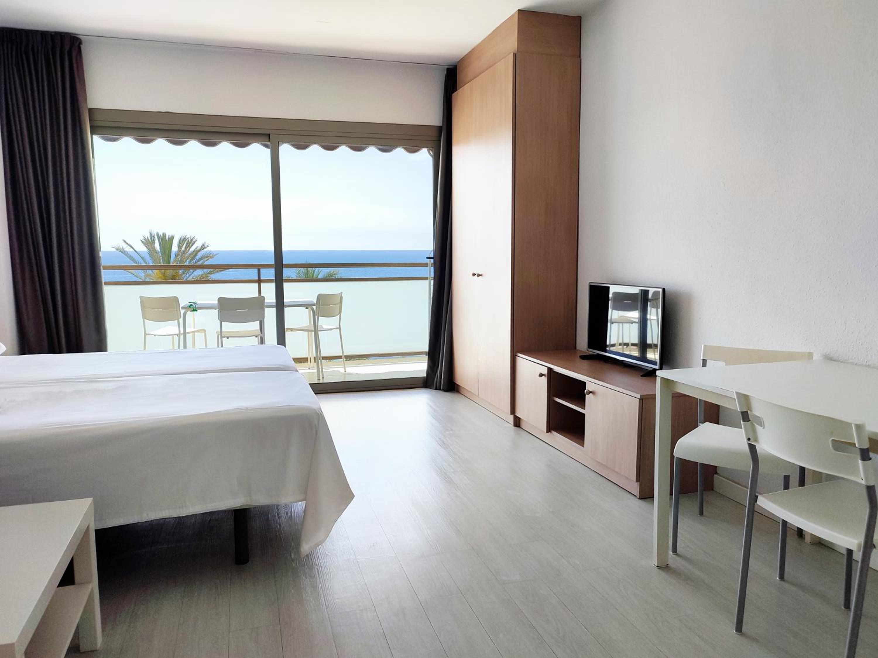 Studio with Sea View  photo 3