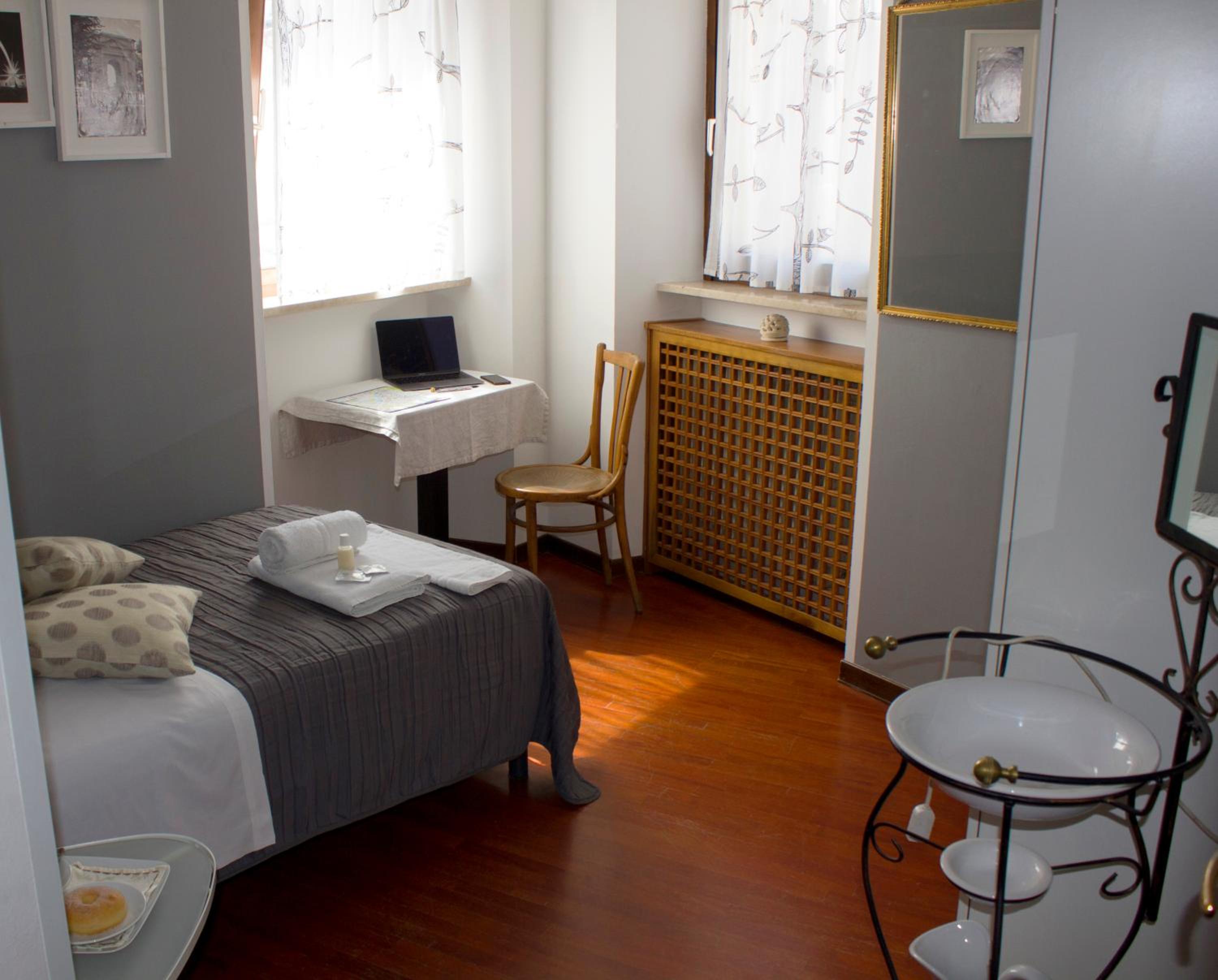 Single Room with Shared Bathroom