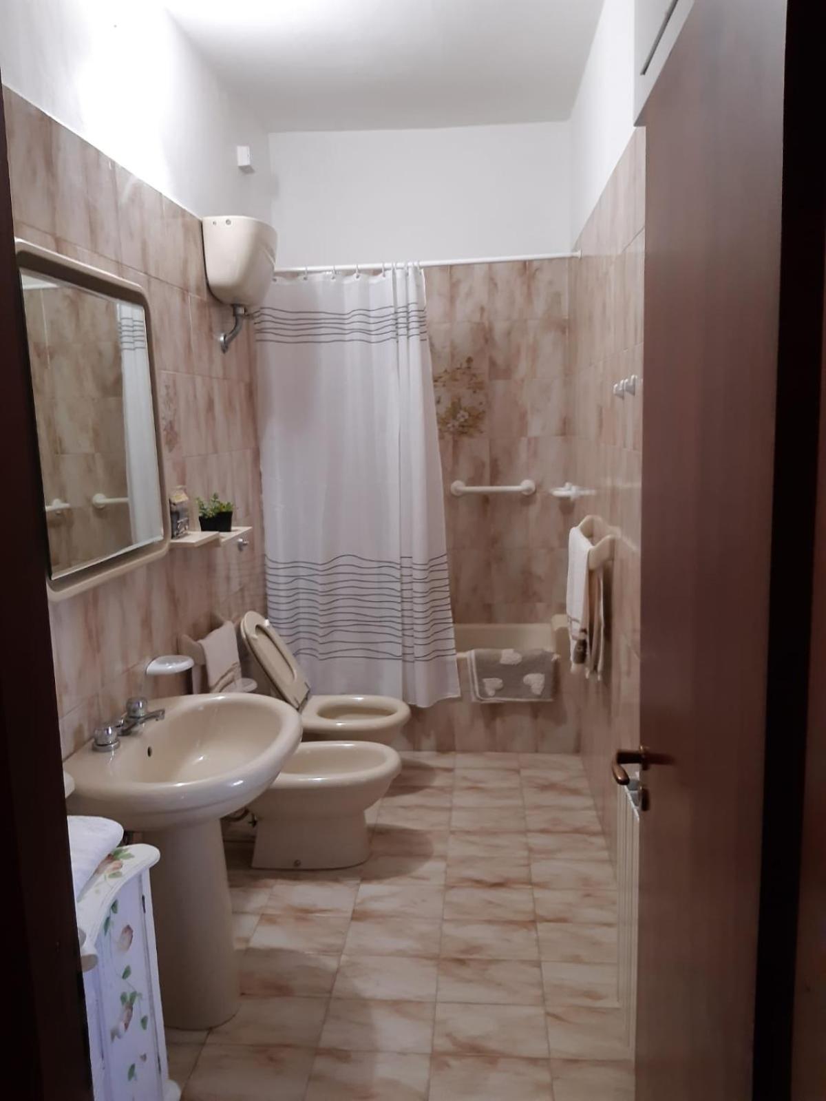 One-Bedroom Apartment - Photo 4