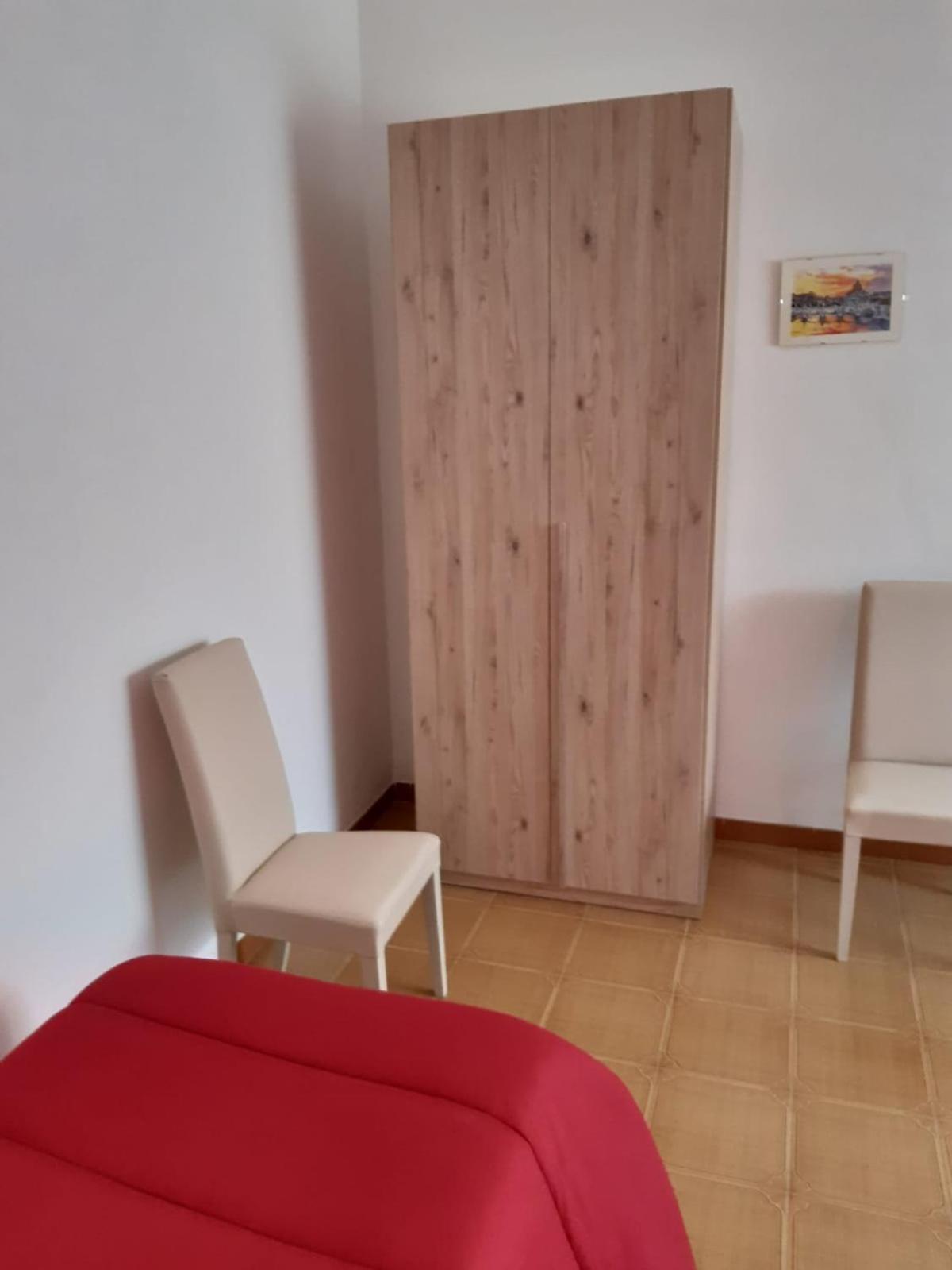 One-Bedroom Apartment - Photo 7