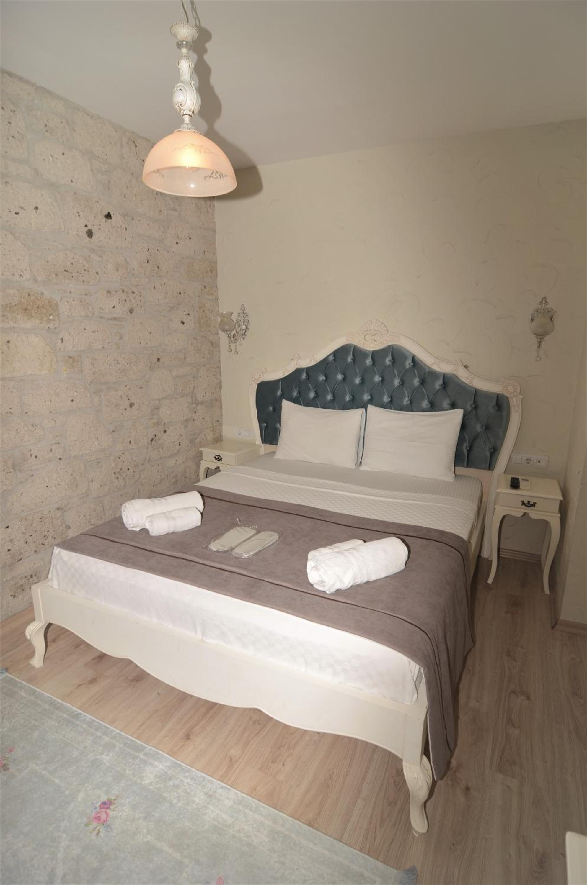 Deluxe Room - Photo 25