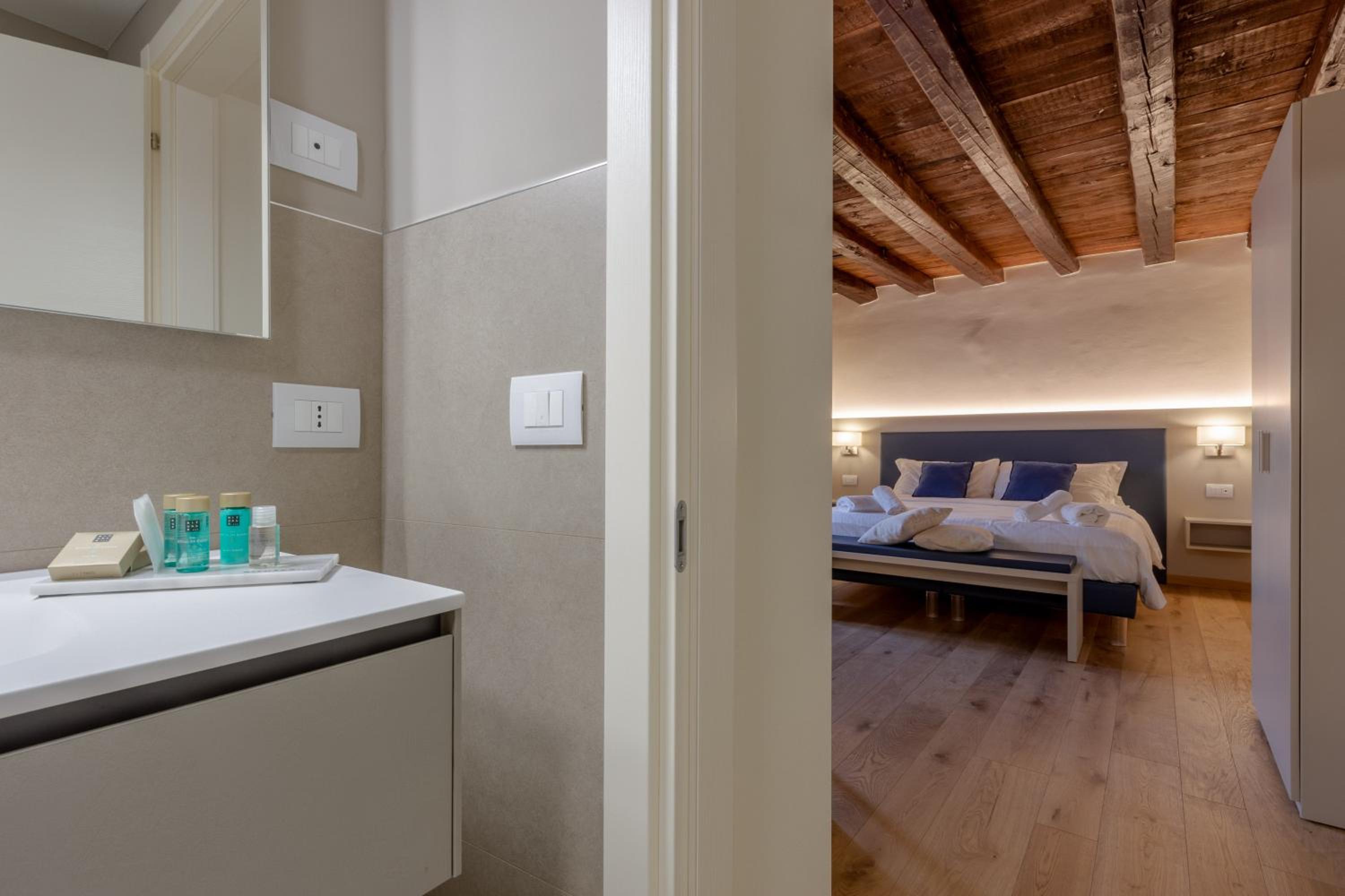 Superior Double or Twin Room - Photo 8