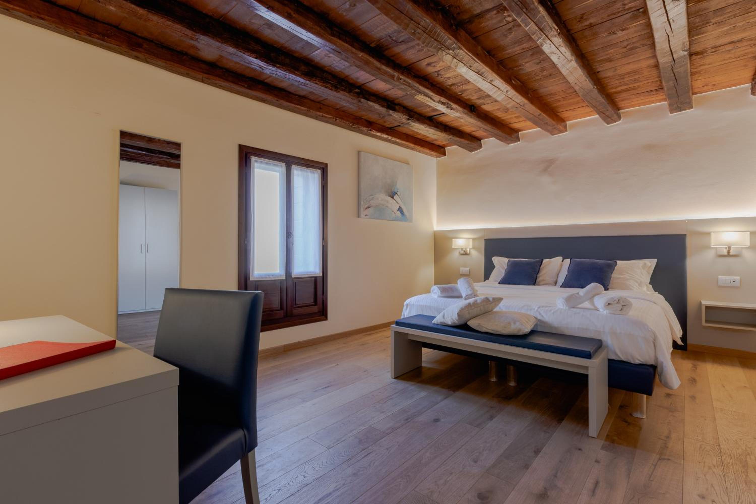 Superior Double or Twin Room - Photo 6