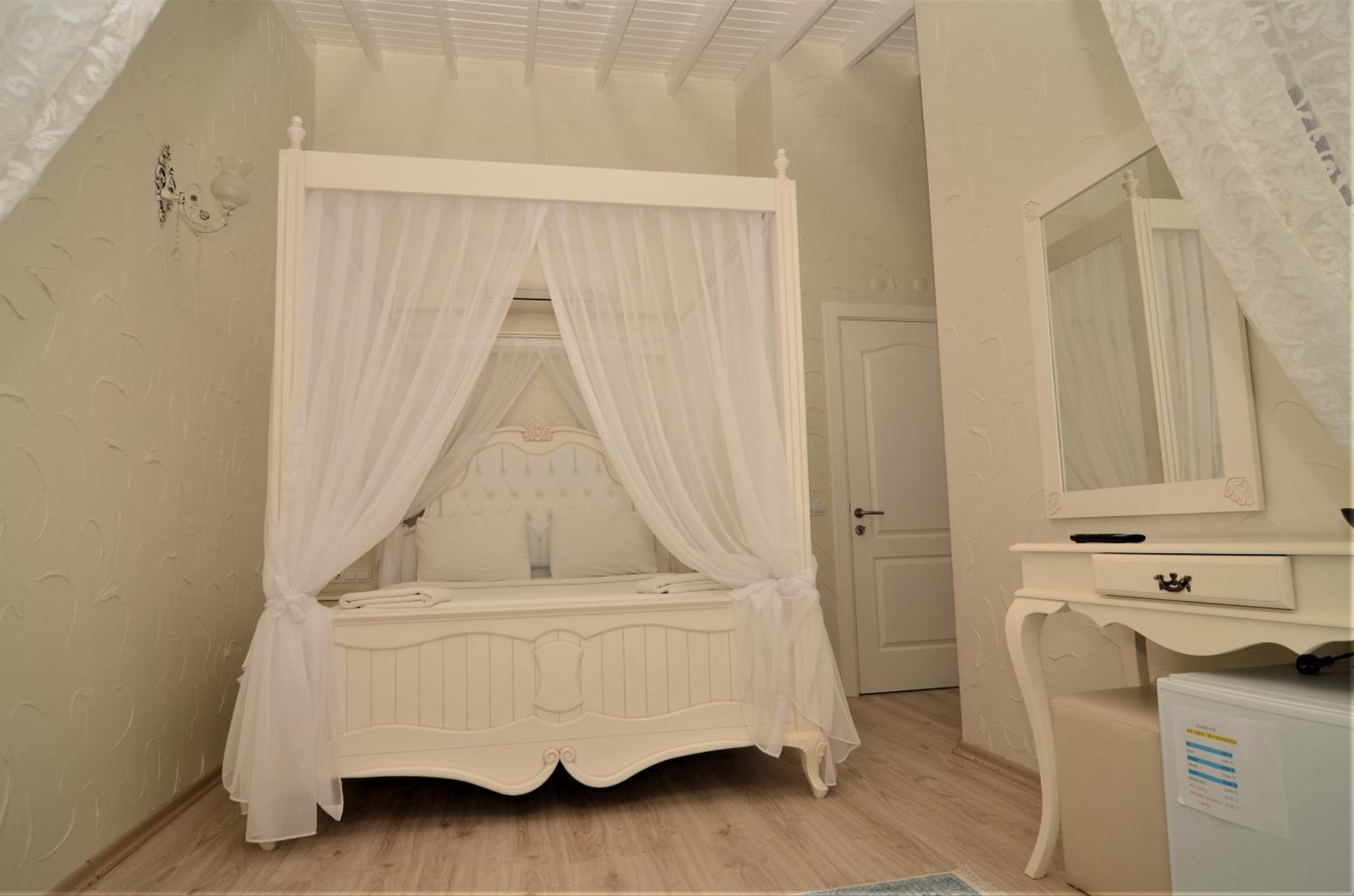 Quadruple Room - Photo 15
