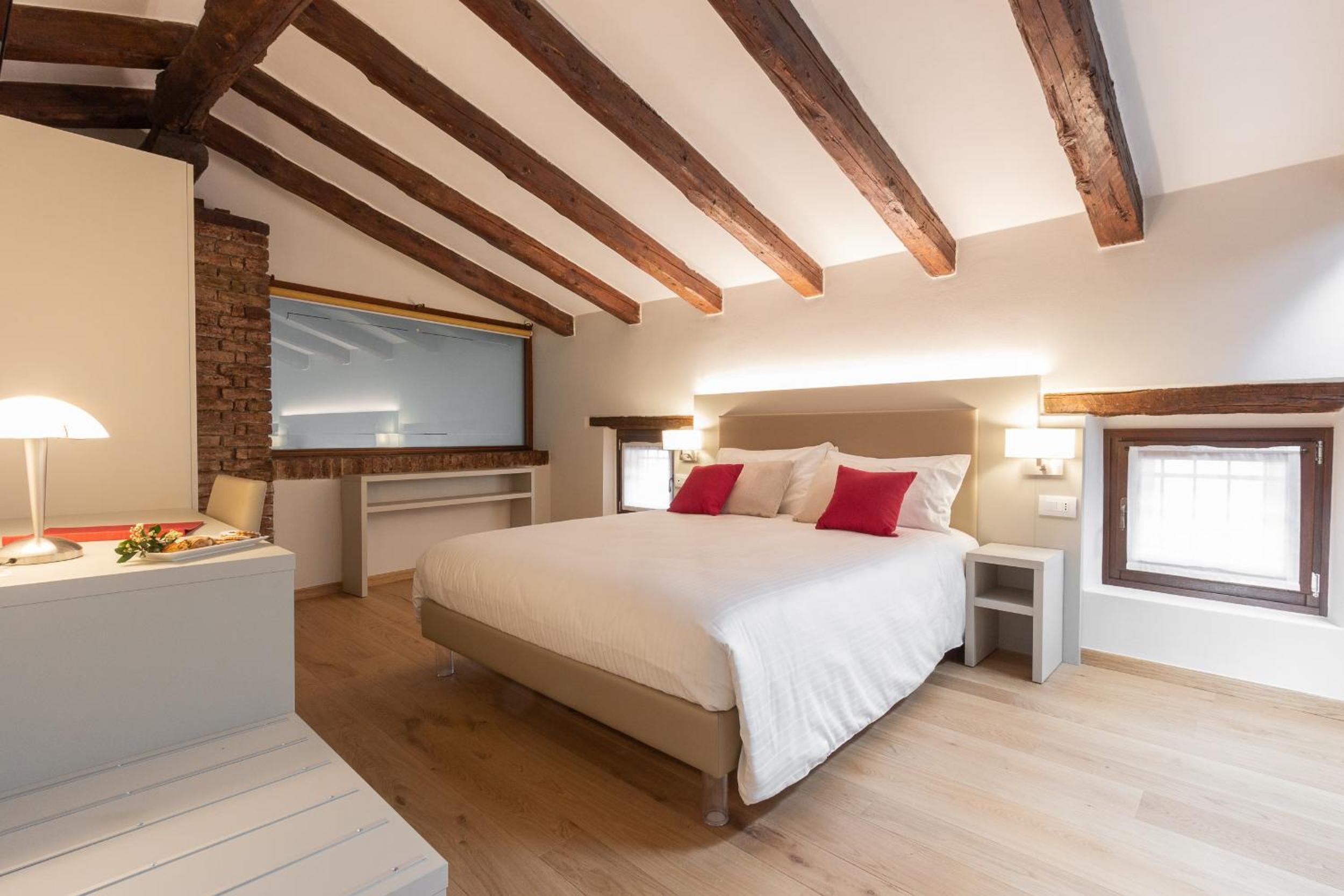 Deluxe Double or Twin Room - Photo 1