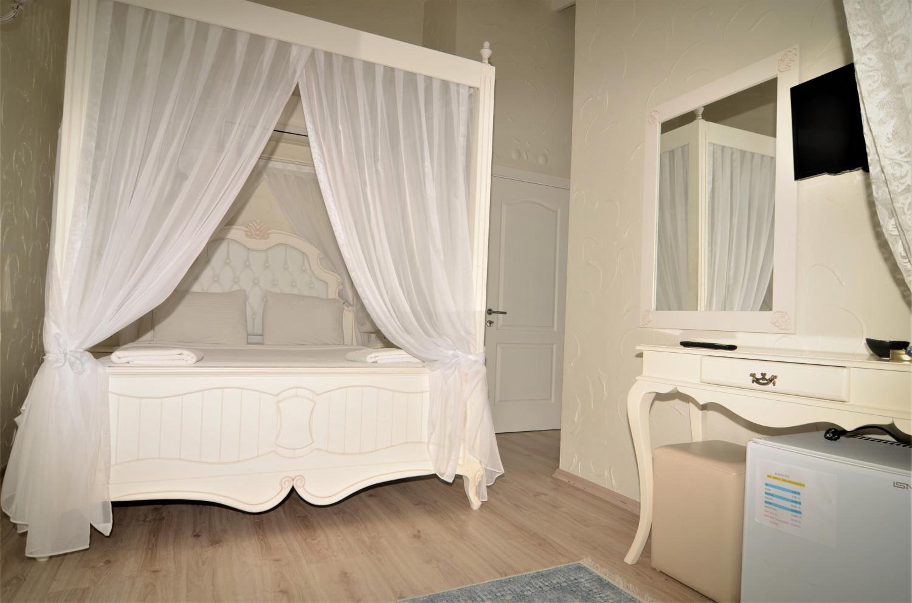 Quadruple Room - Photo 7