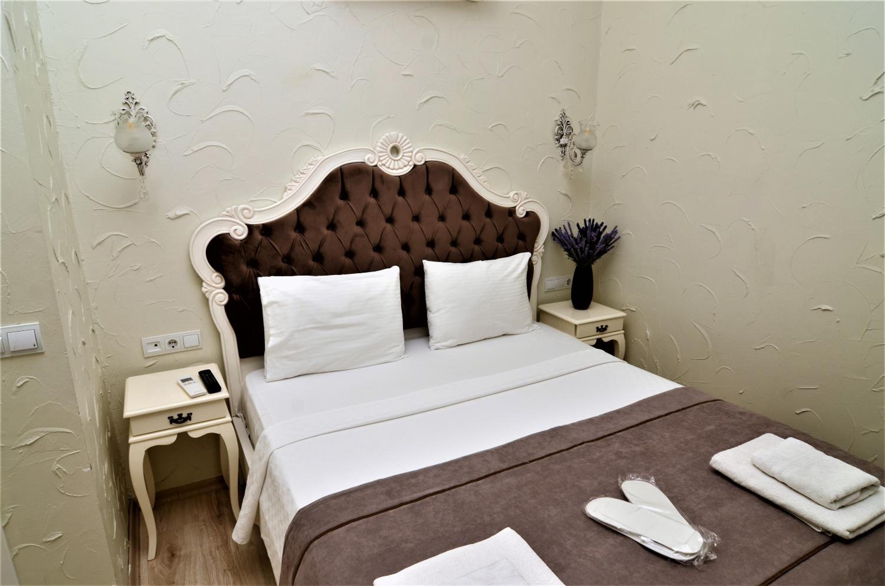 Deluxe King Room - Photo 26