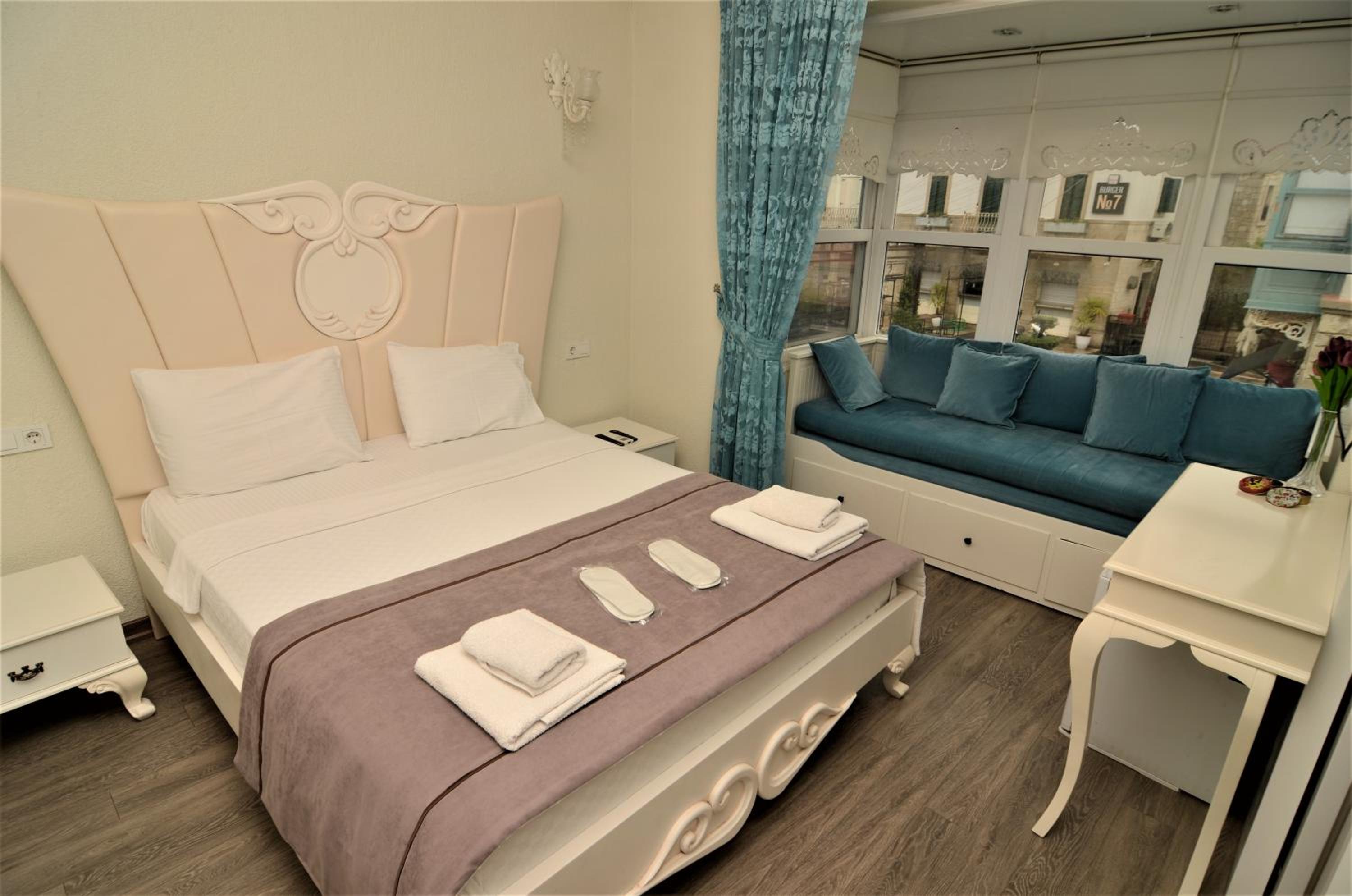 Triple Room with City View - Photo 1
