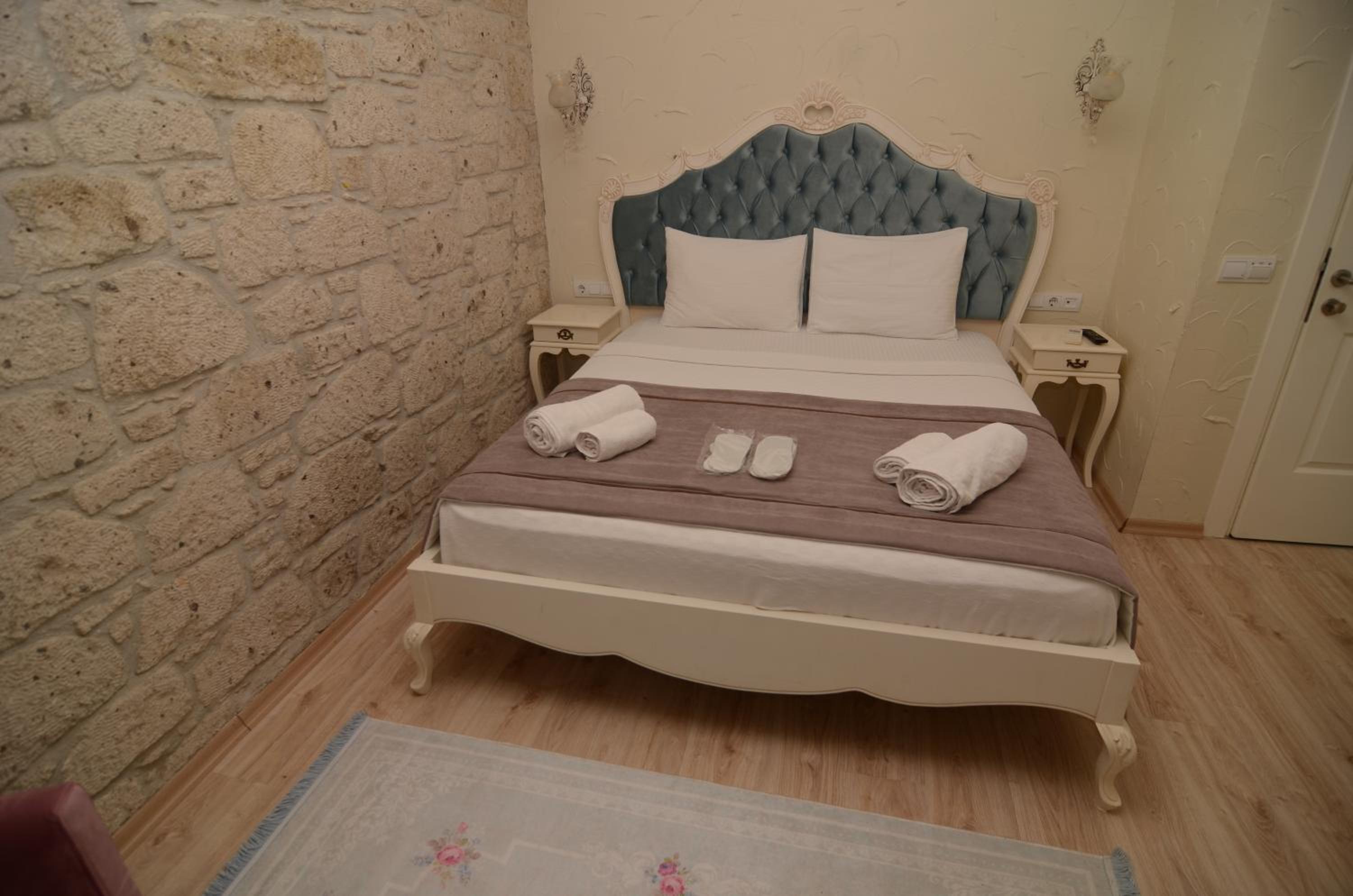 Deluxe Room - Photo 4