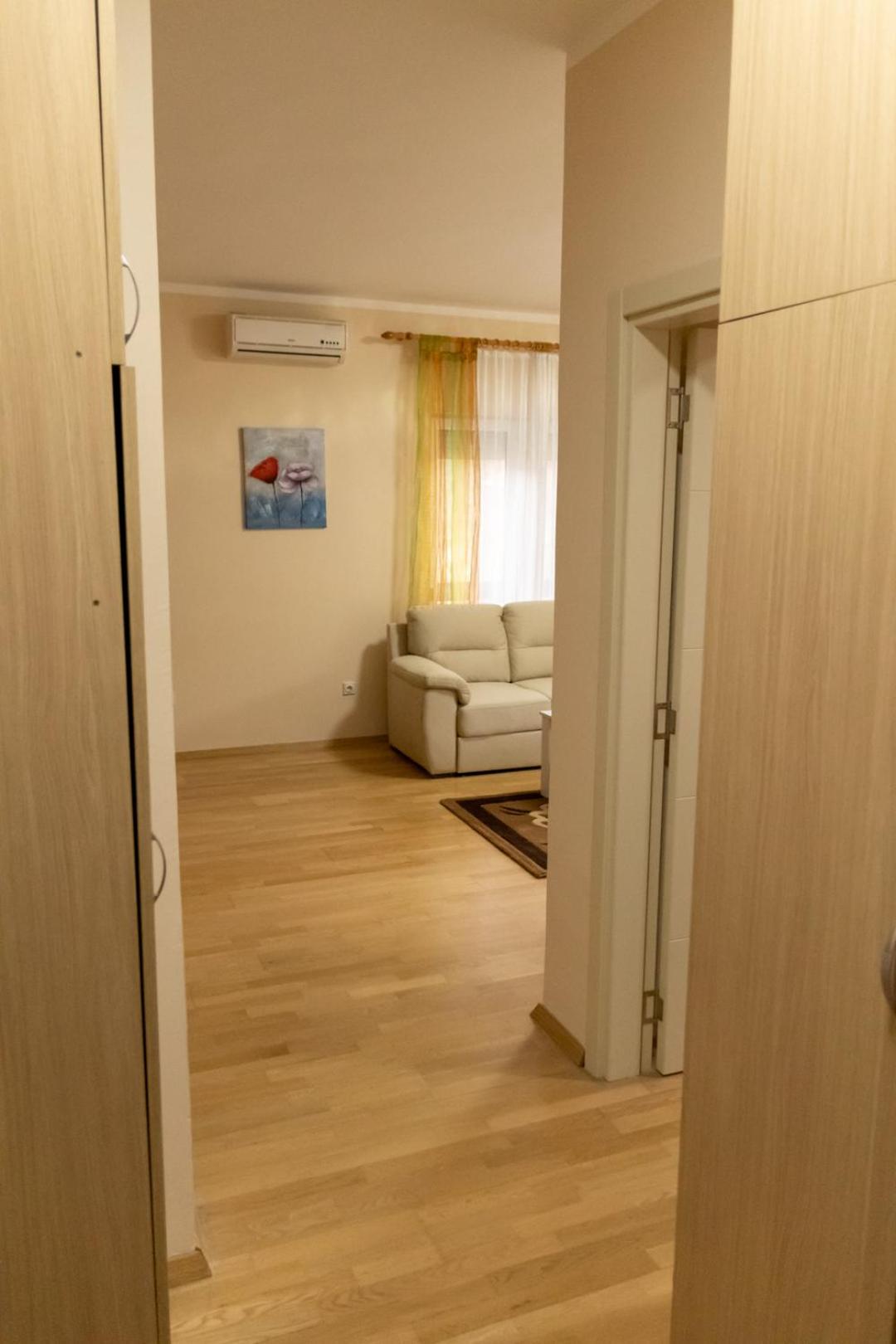 Apartment photo 3
