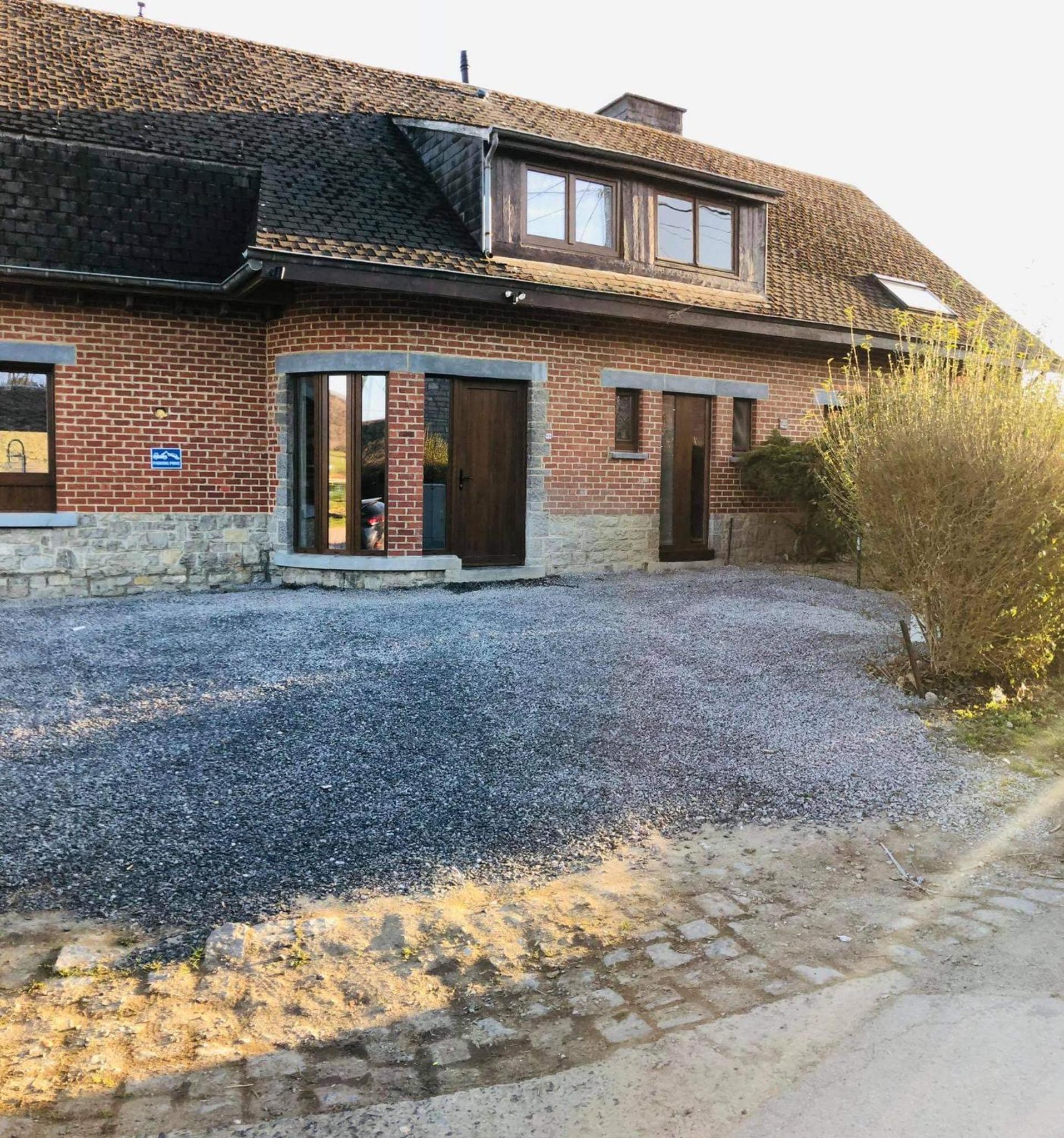 Three-Bedroom House photo 3