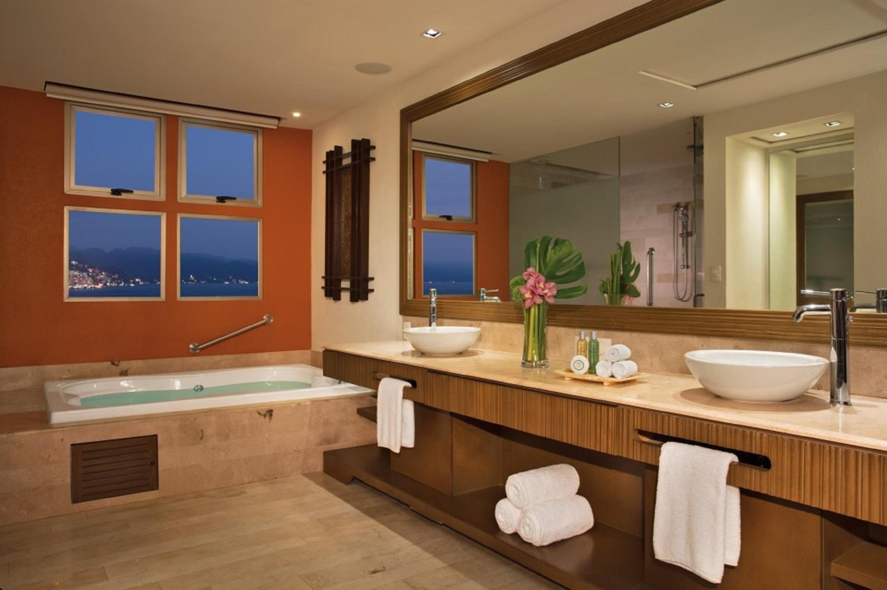 Preferred Club Master Suite Swimout Garden View - Photo 2